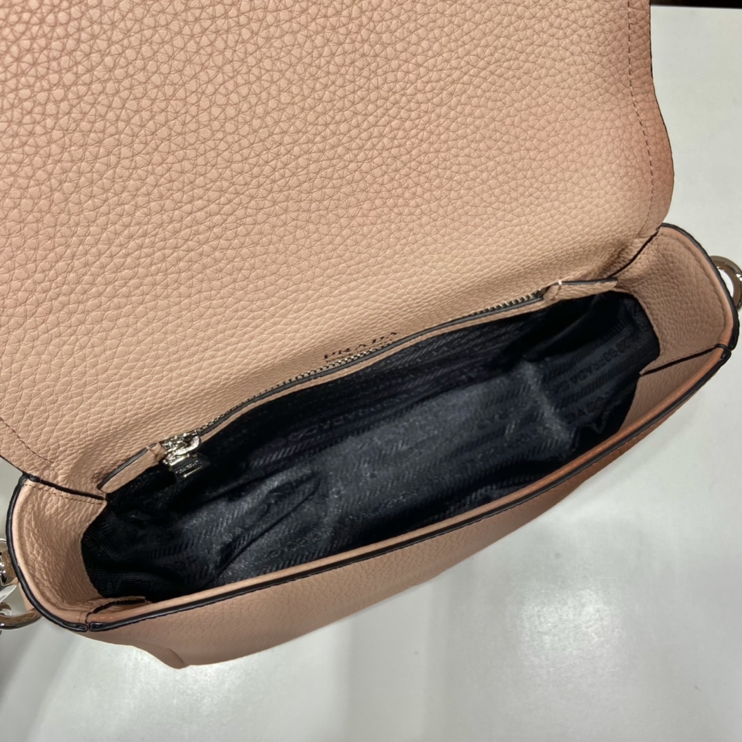 Pra*a leather shoulder bag