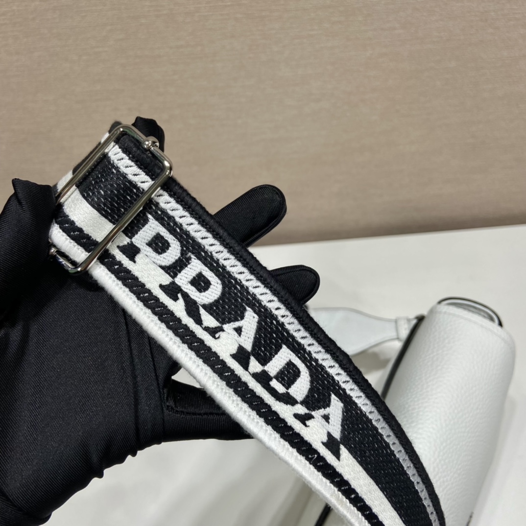 Pra*a leather shoulder bag