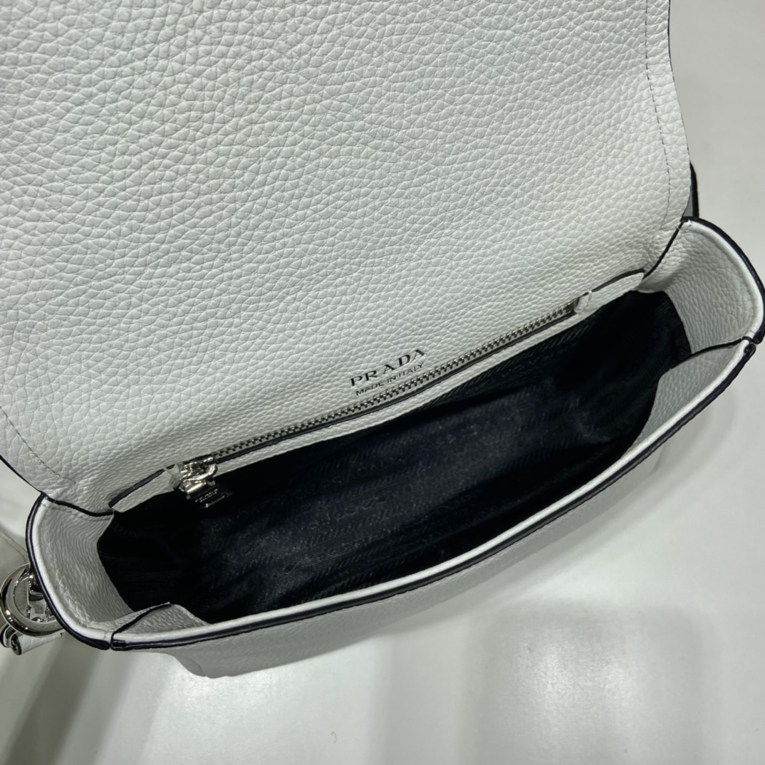 Pra*a leather shoulder bag