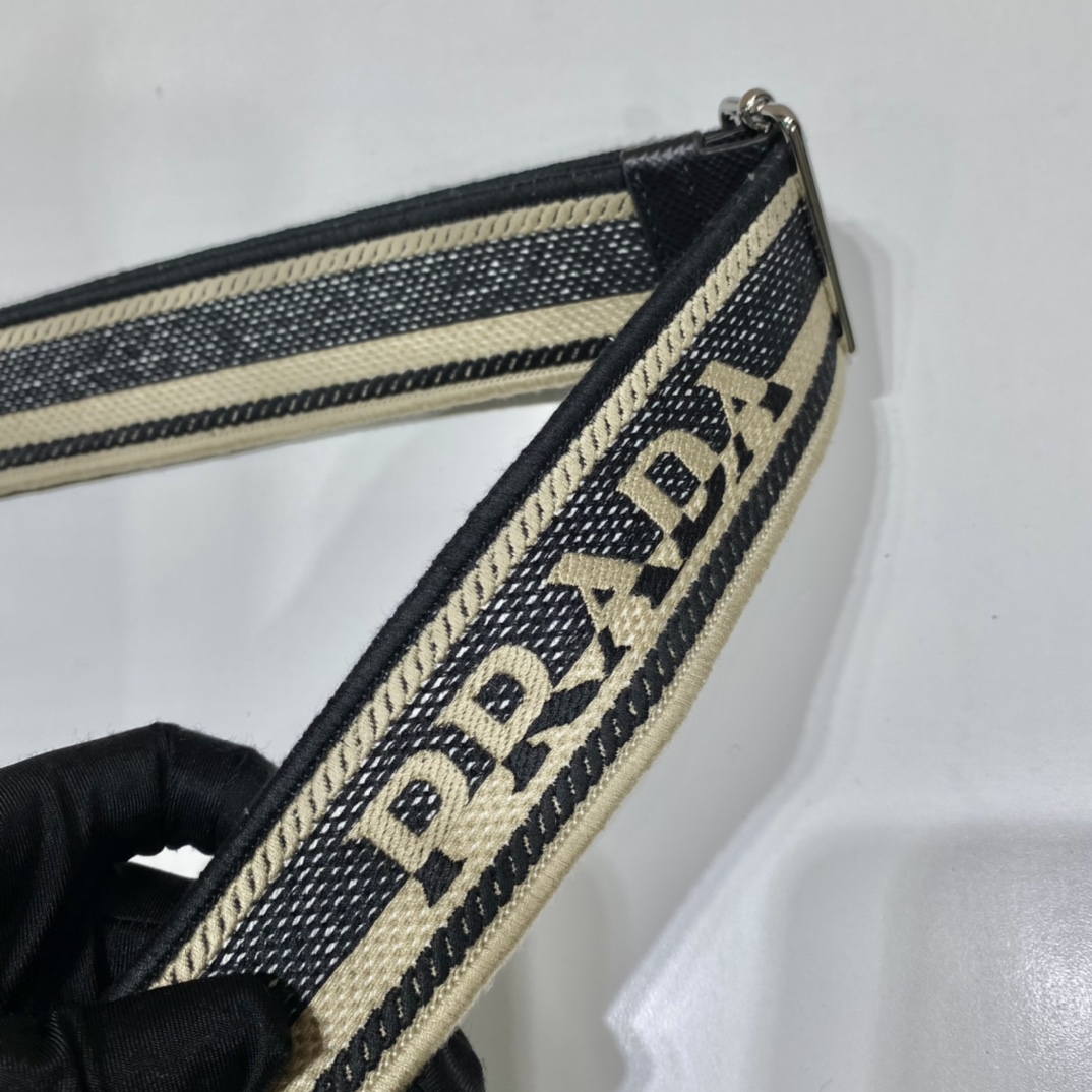 saffiano Pra*a triangle bag