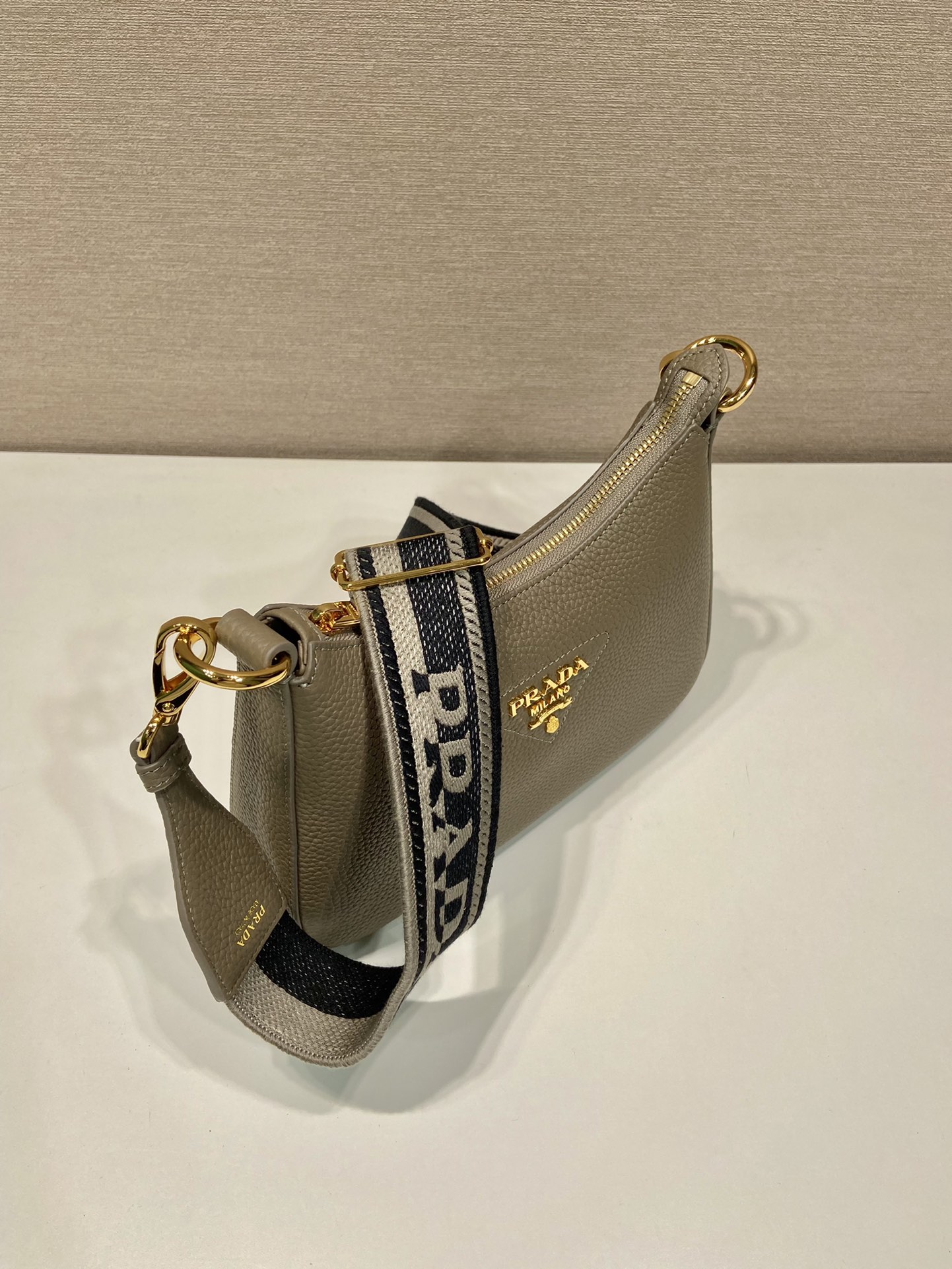 Pra*a leather shoulder bag