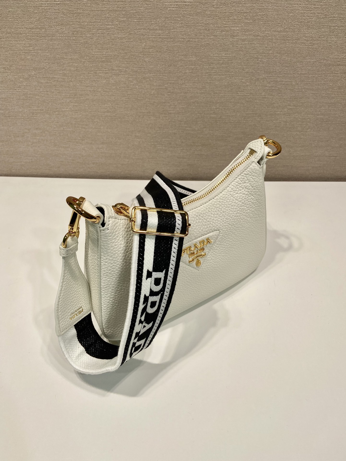Pra*a leather shoulder bag