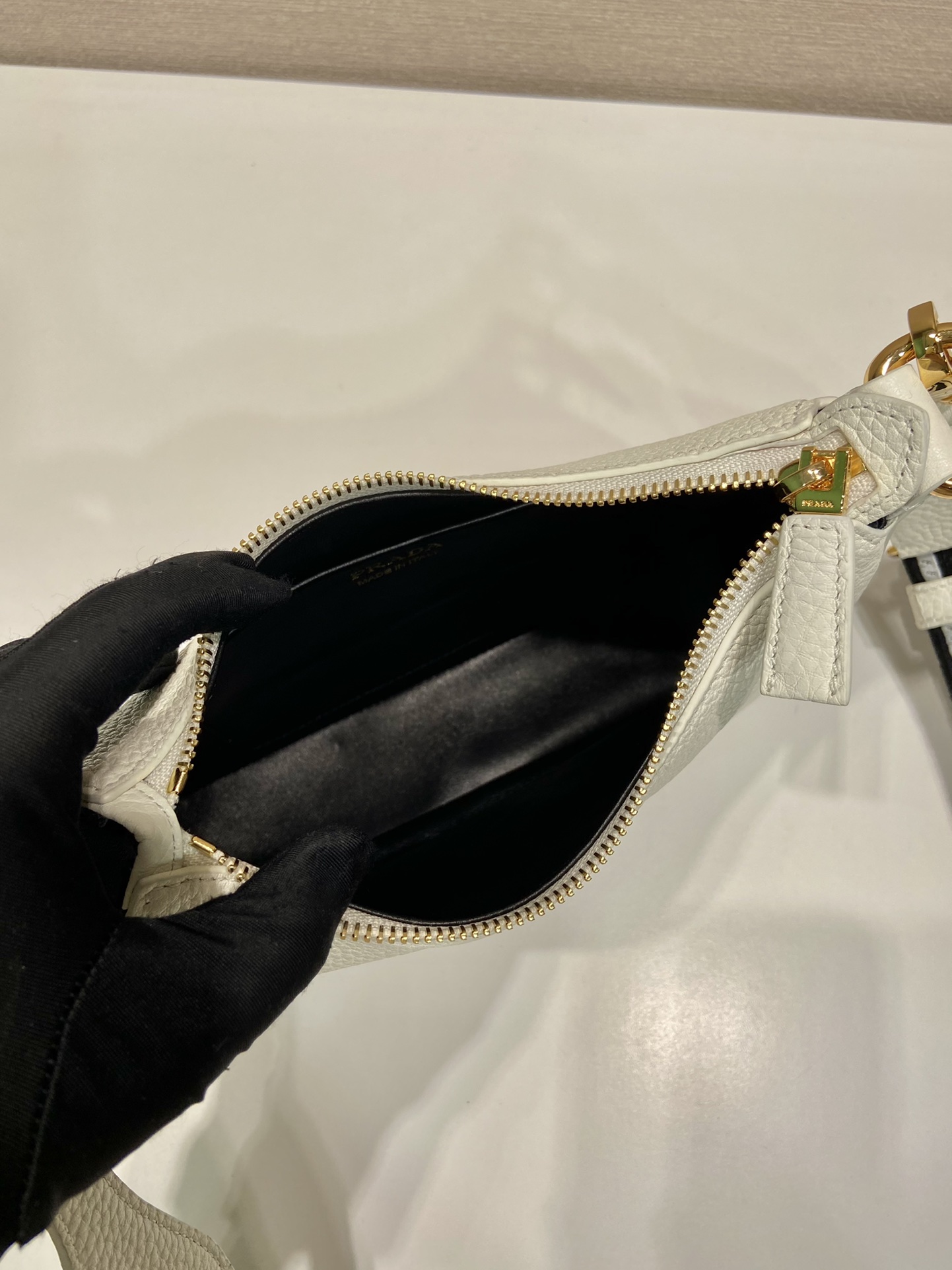 Pra*a leather shoulder bag