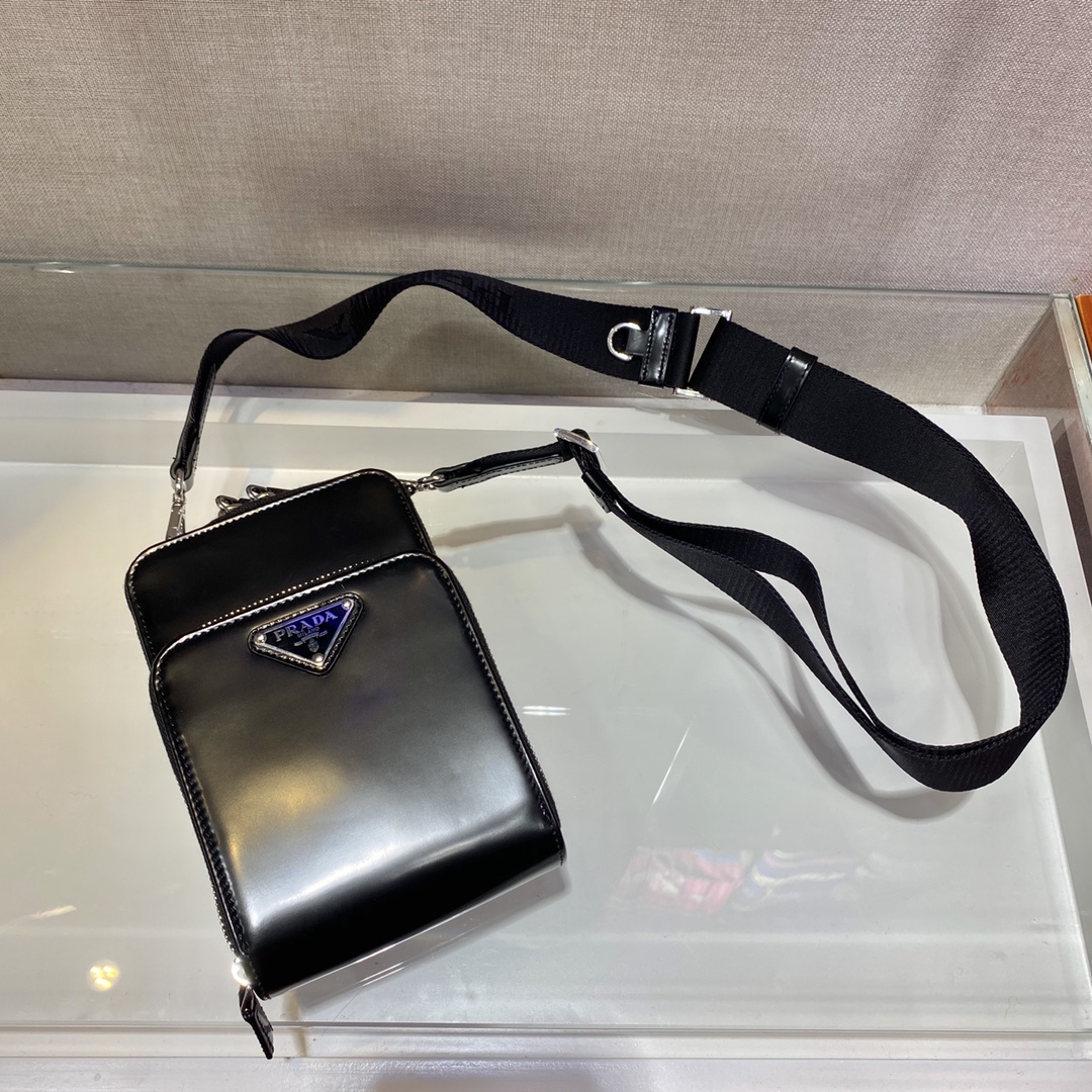 Pra*a saffiano leather smartphone case