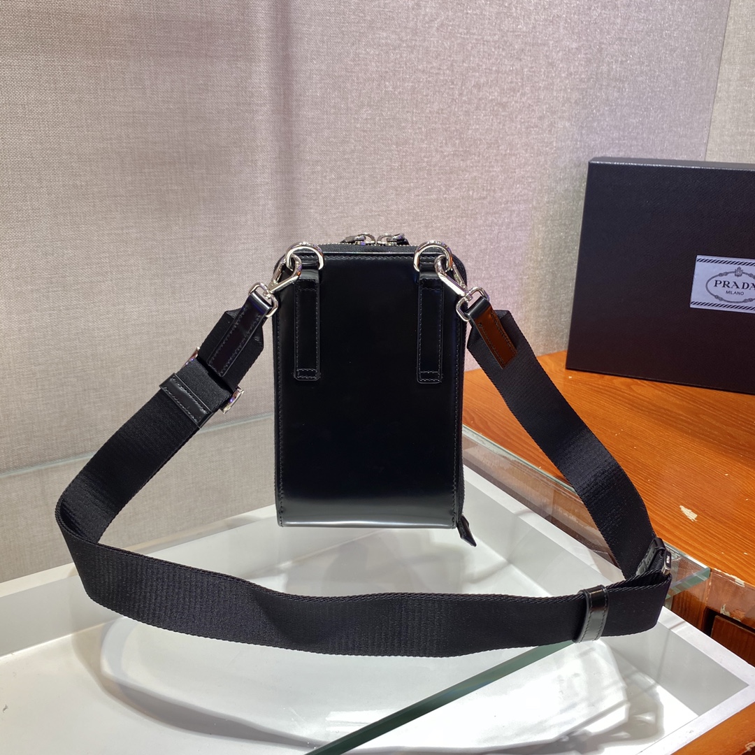 Pra*a saffiano leather smartphone case