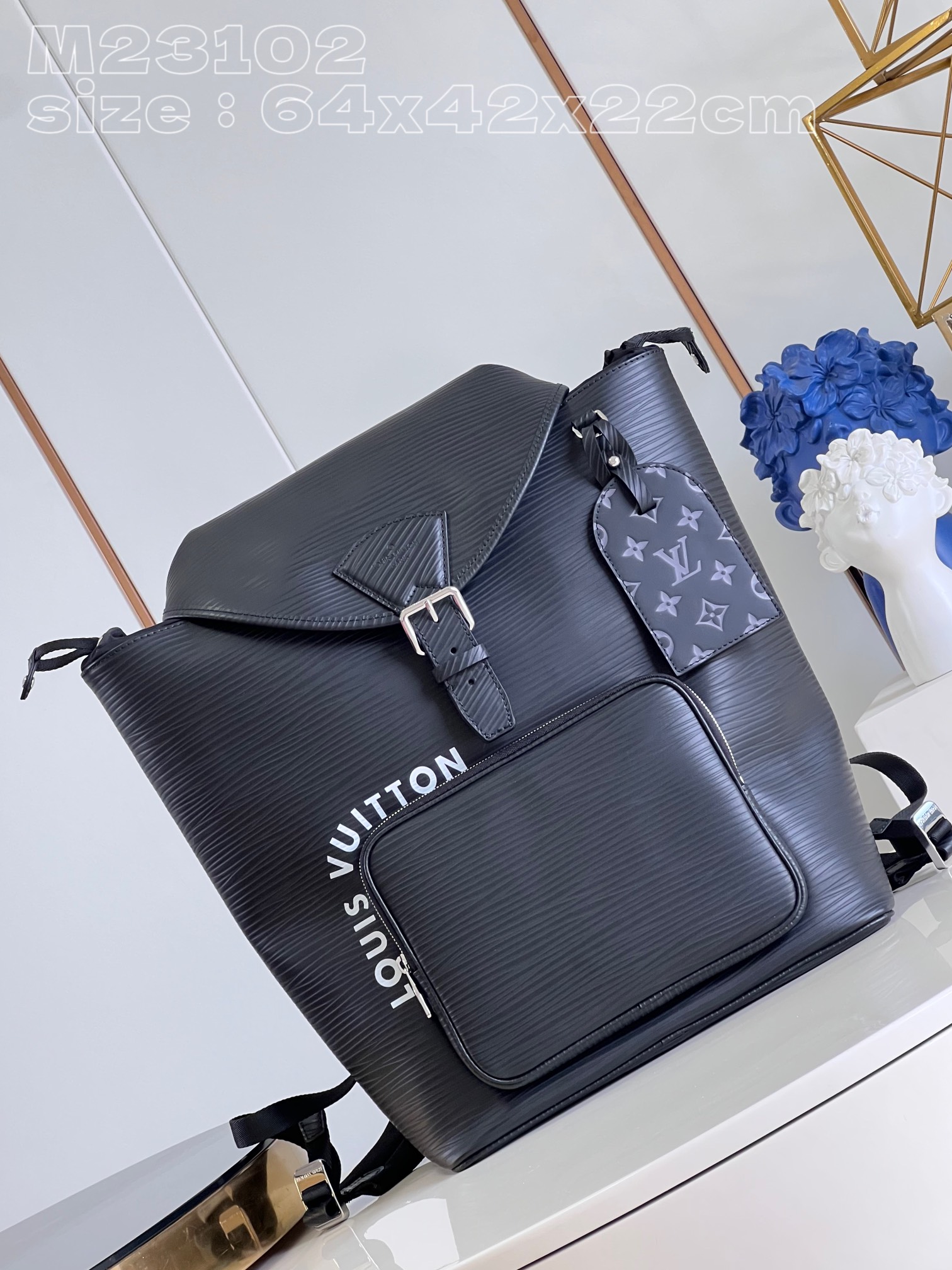 l**is V*t*n montsouris backpack