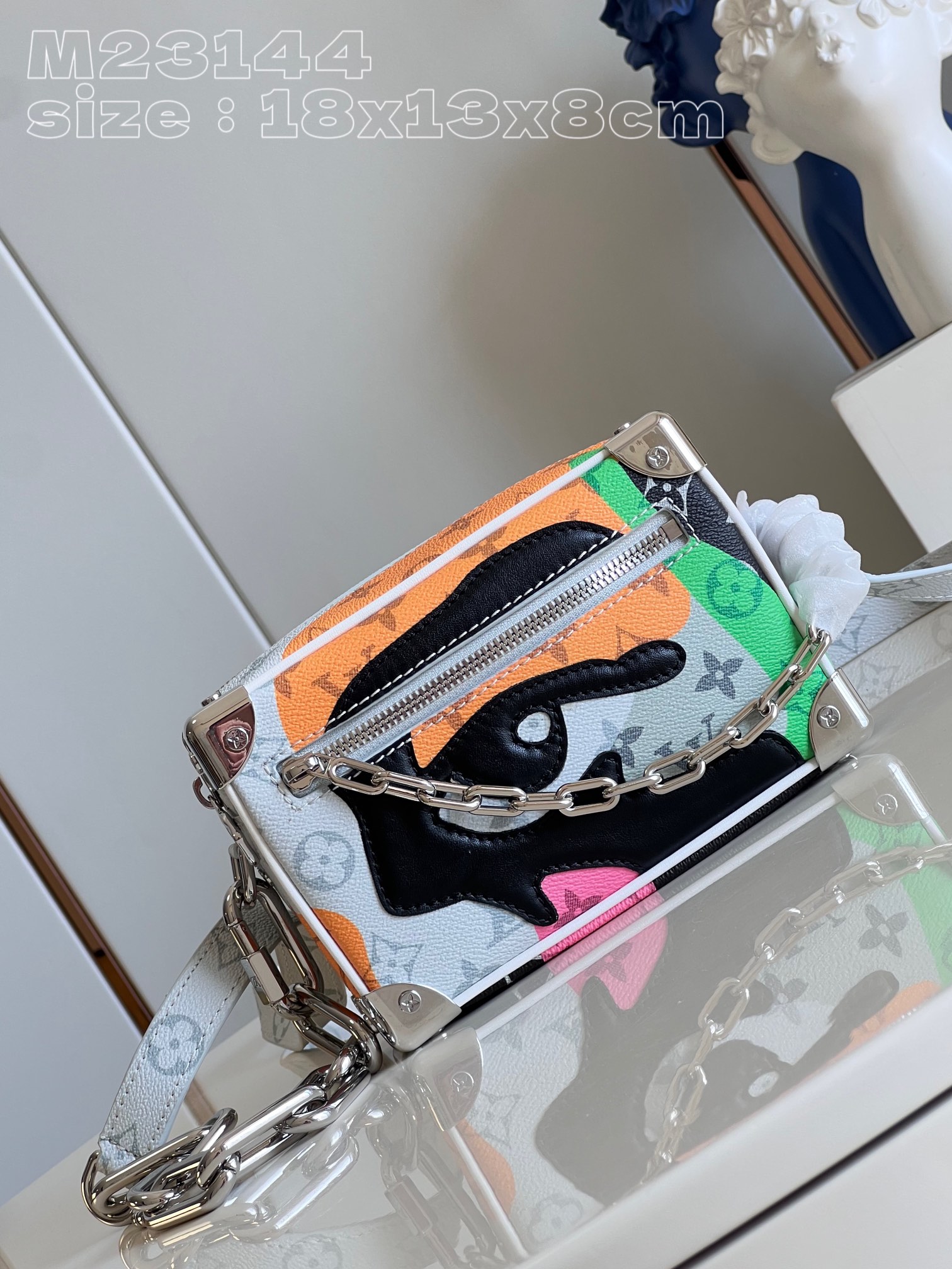 l**is V*t*n mini soft trunk bag