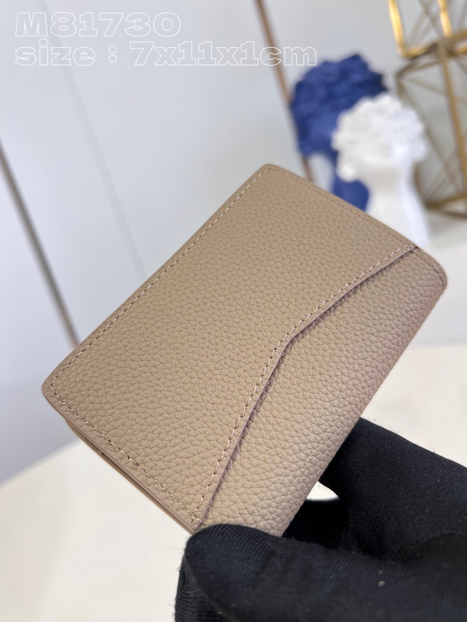 l**is V*t*n  pocket organizer
