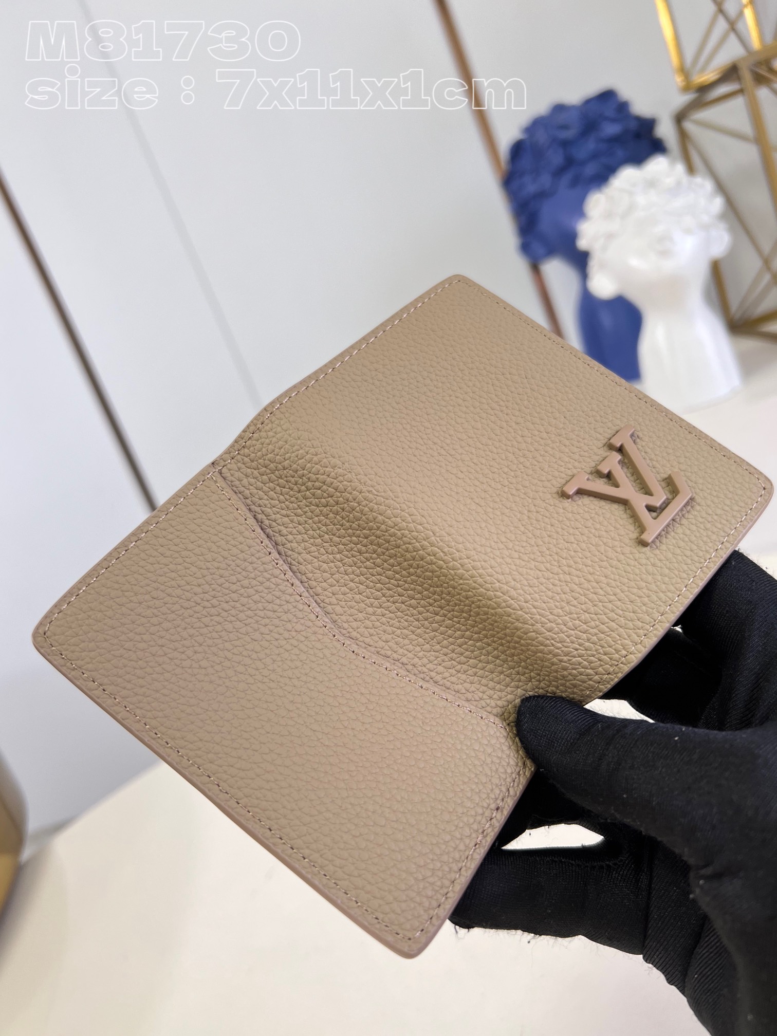 l**is V*t*n  pocket organizer