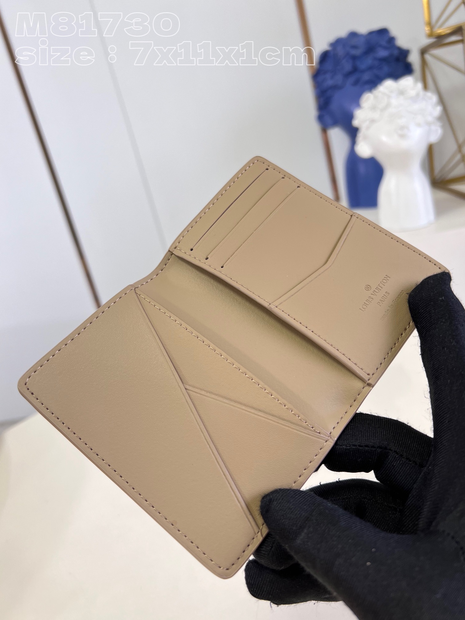 l**is V*t*n  pocket organizer