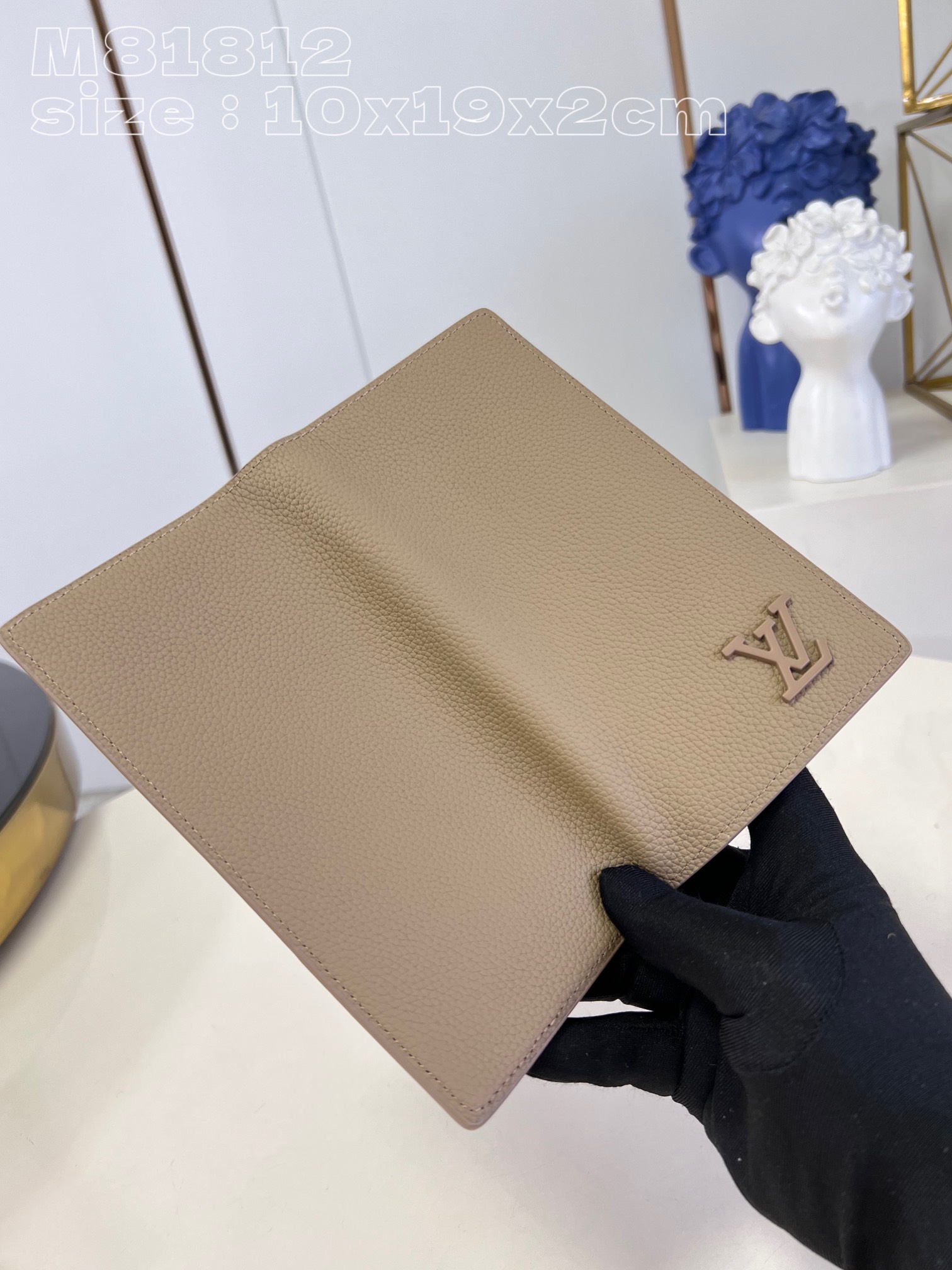 l**is V*t*n aerogram brazza wallet