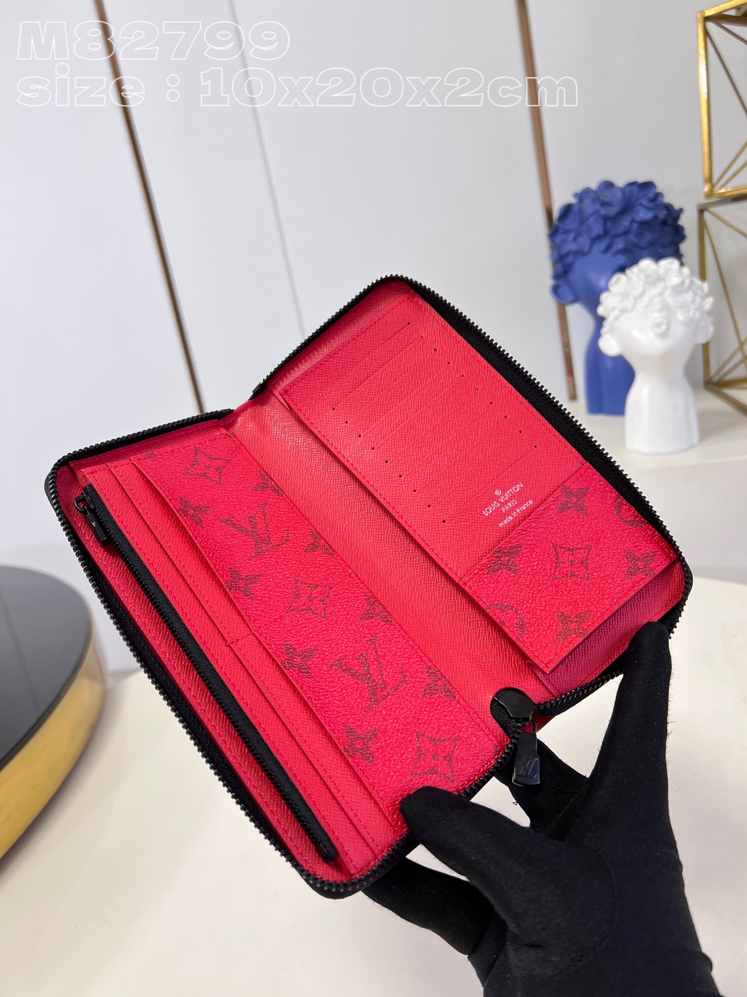 l**is V*t*n zippy wallet