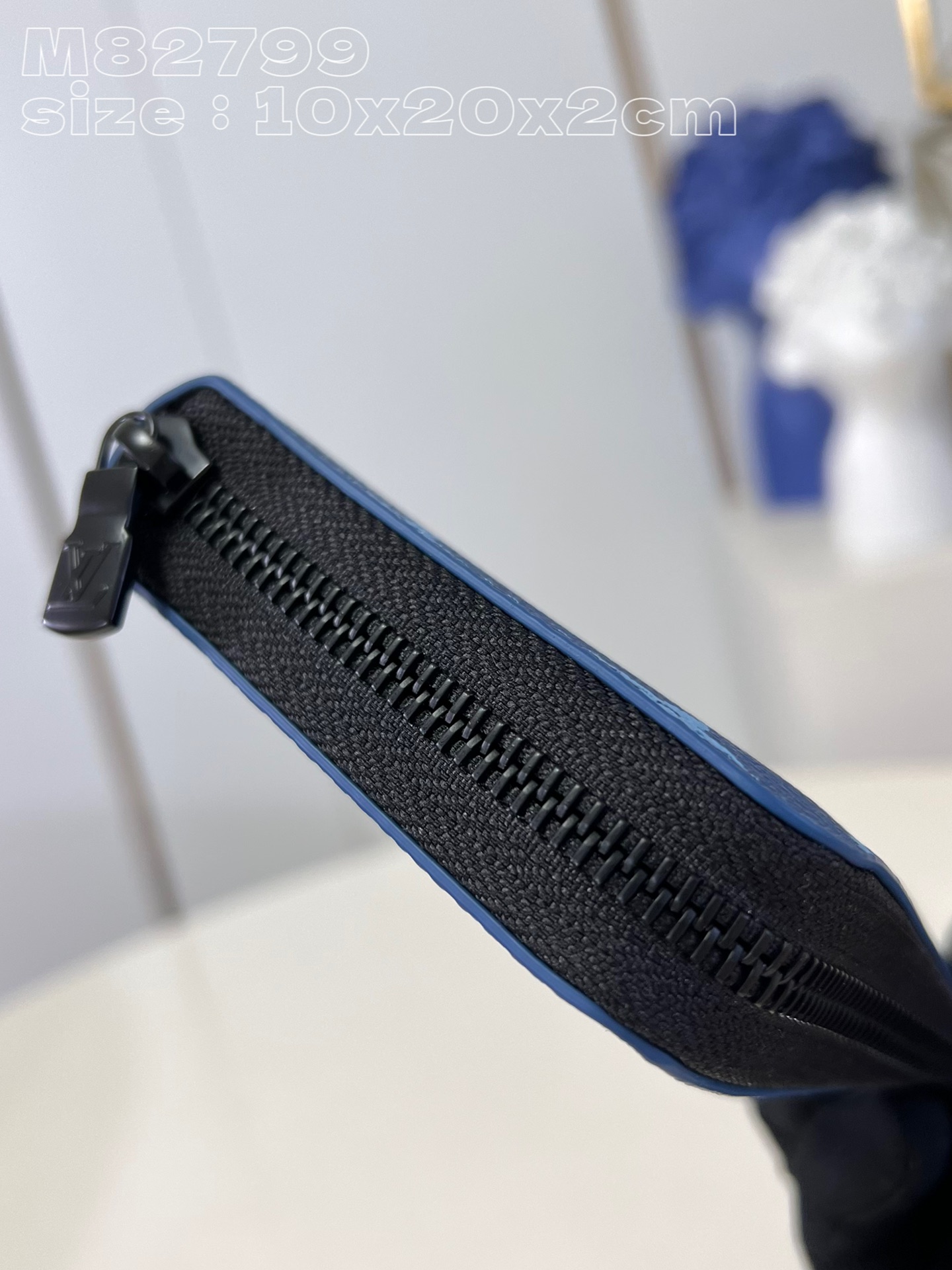 l**is V*t*n zippy wallet