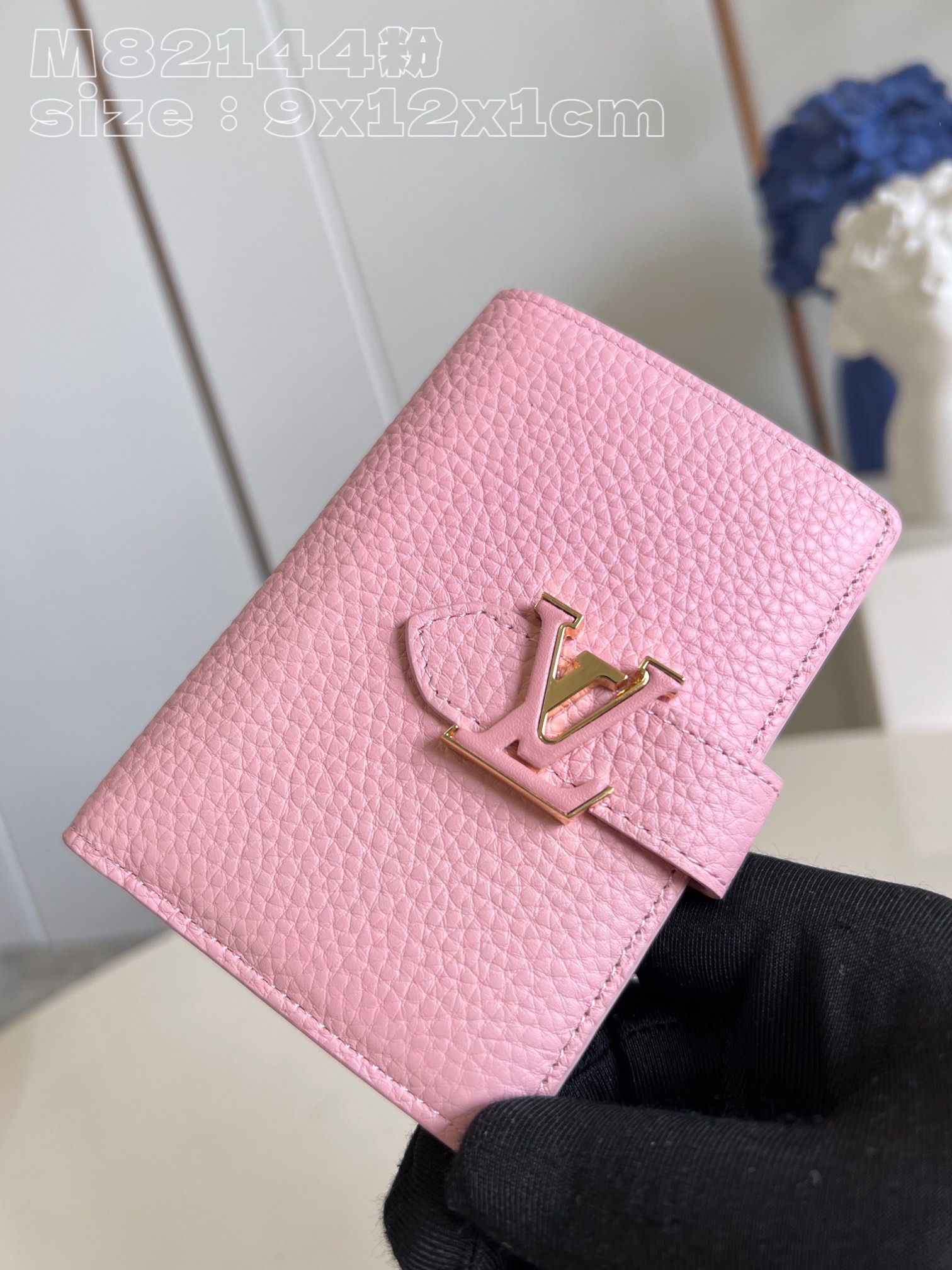 l**is V*t*n vertical compact wallet