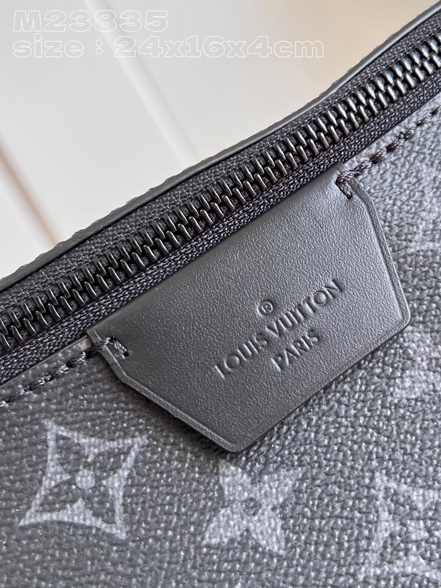 l**is V*t*n lv moon crossbody