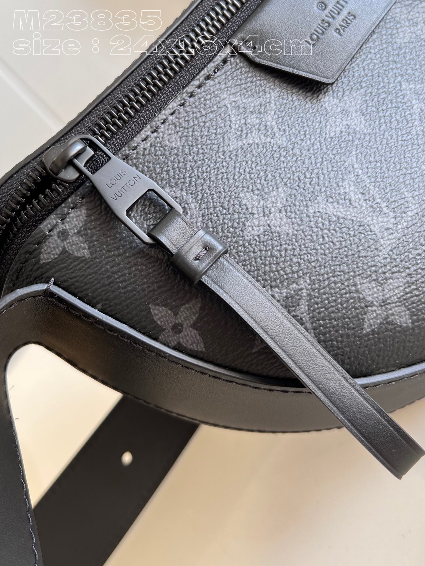 l**is V*t*n lv moon crossbody