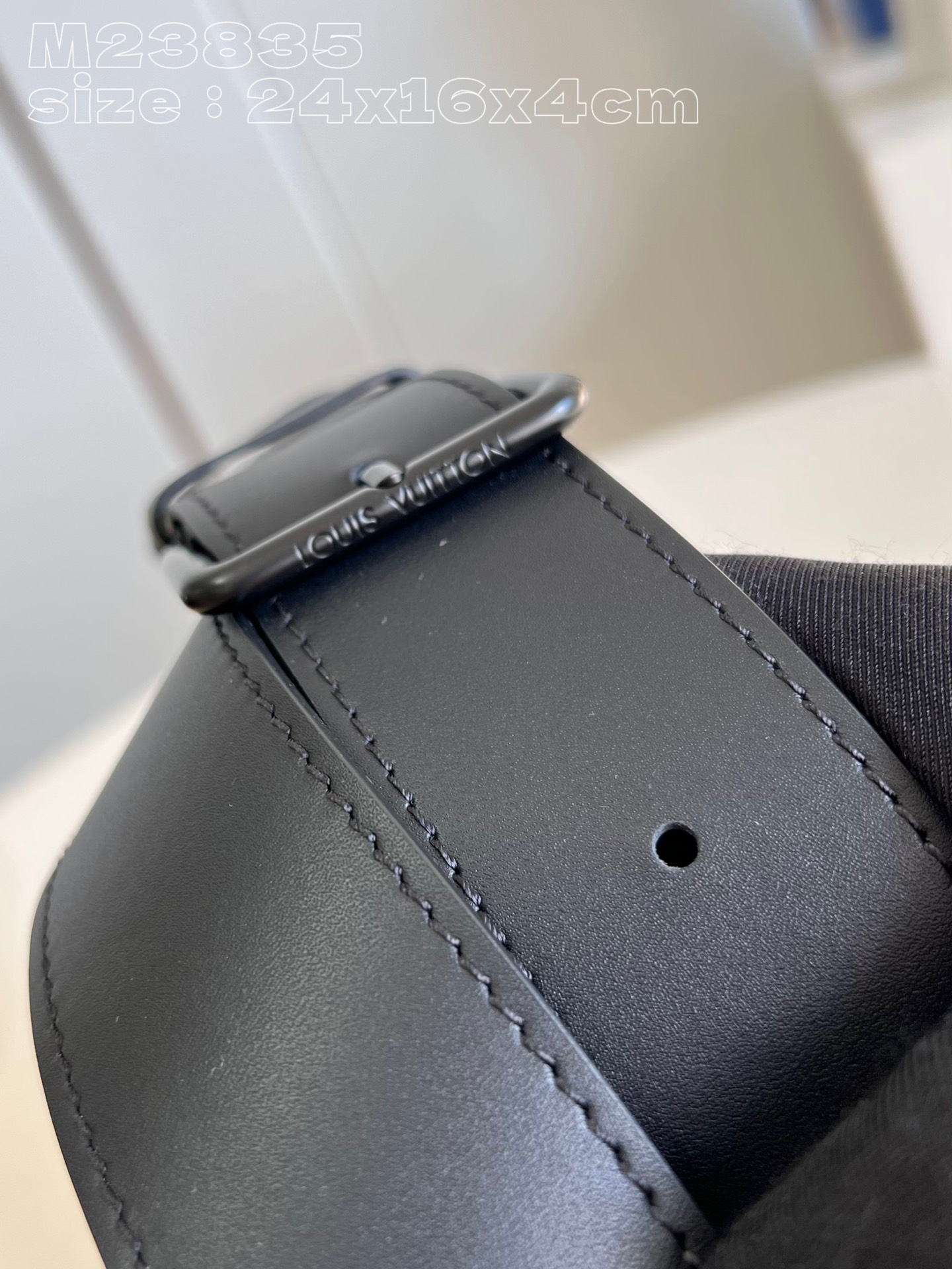l**is V*t*n lv moon crossbody