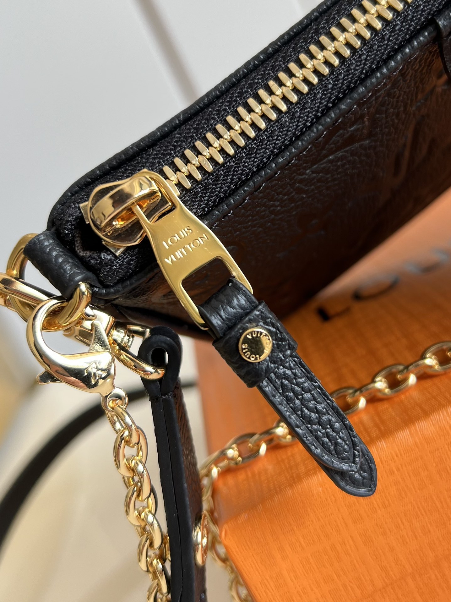 l**is V*t*n  easy pouch on strap handbag