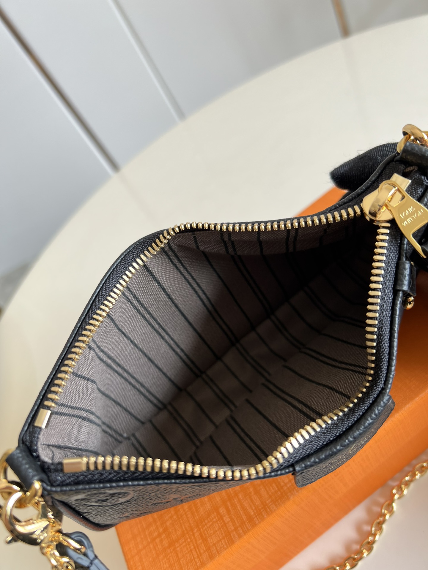 l**is V*t*n  easy pouch on strap handbag