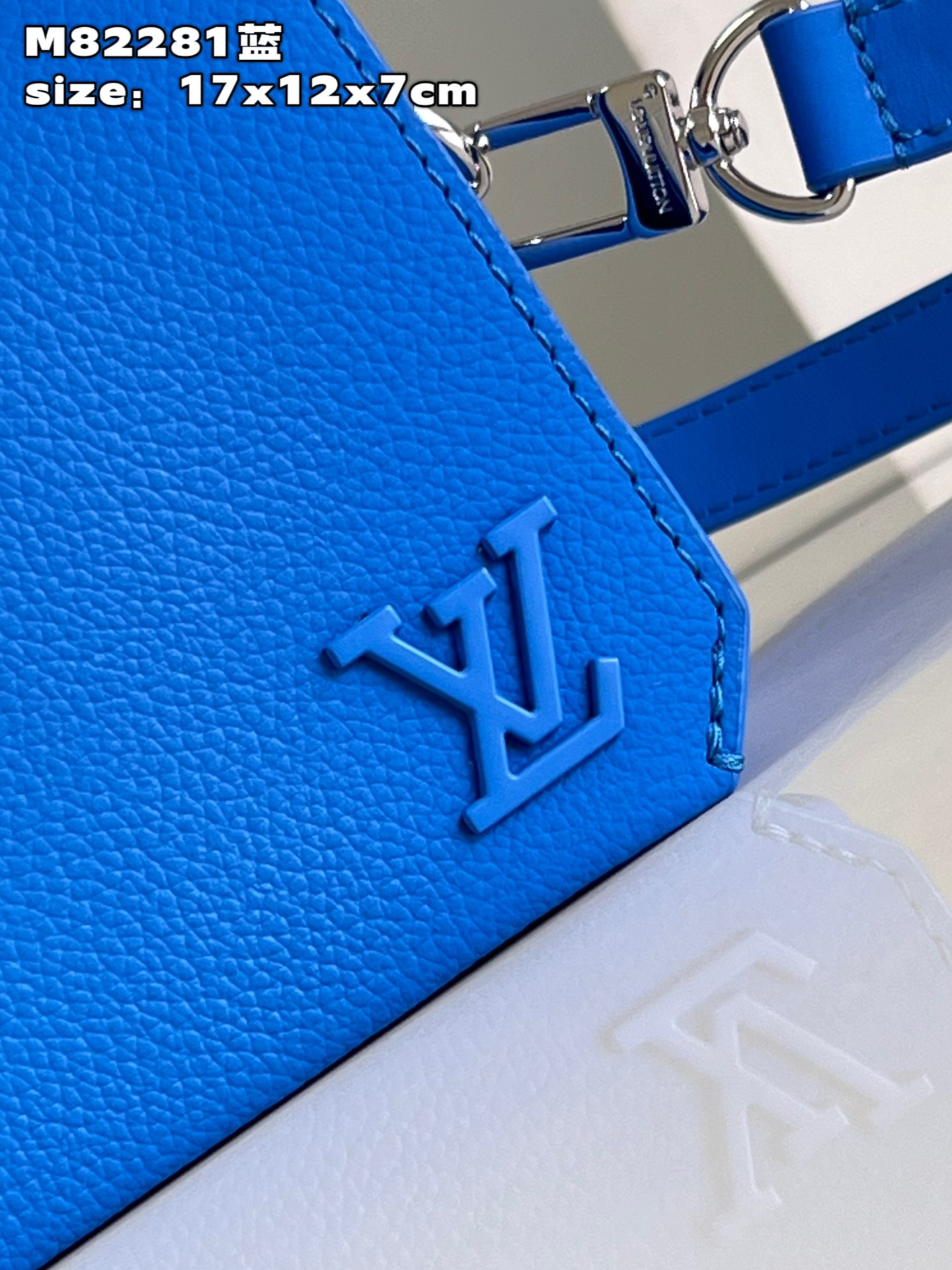 l**is V*t*n fastline wearable wallet
