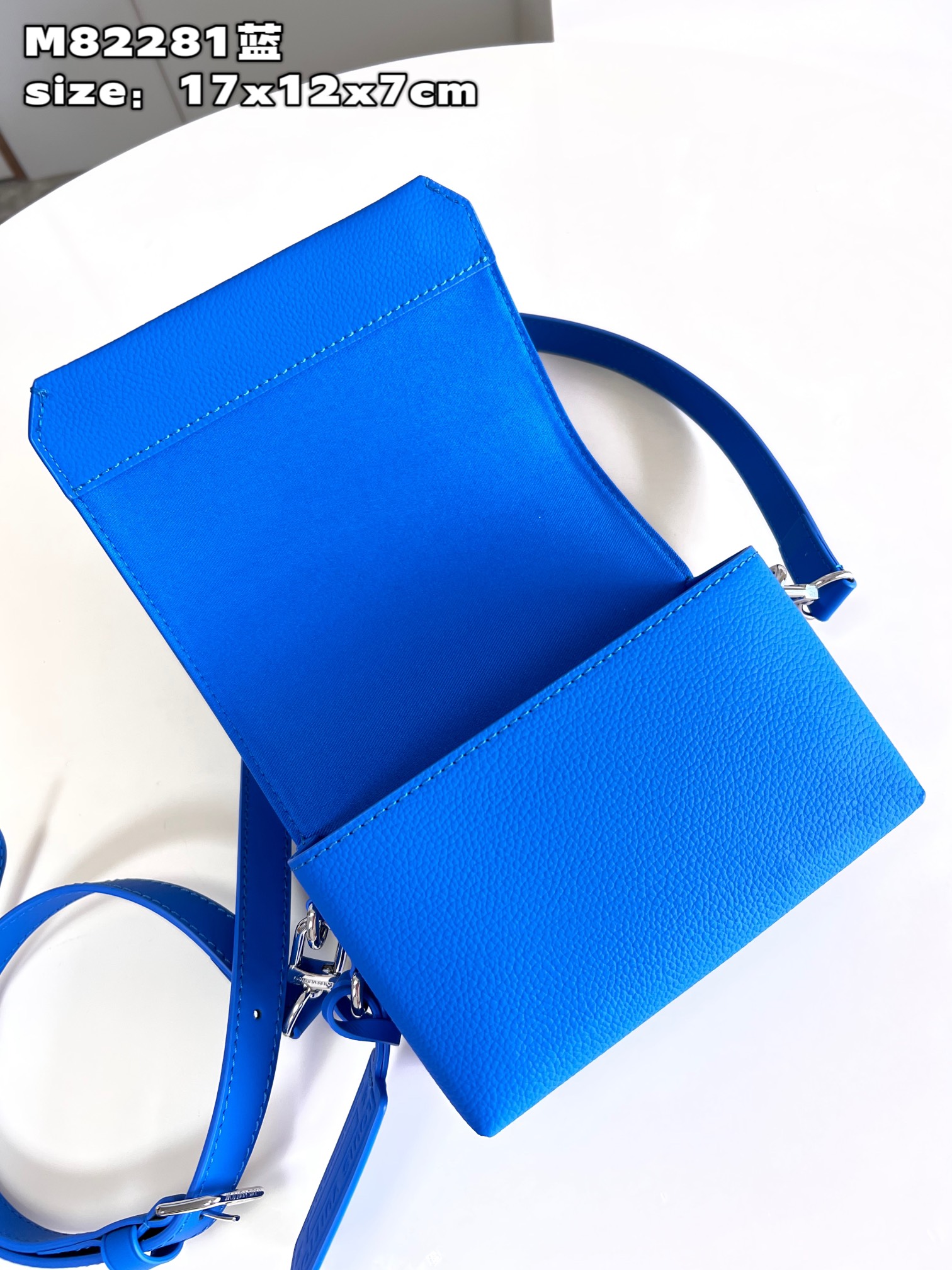 l**is V*t*n fastline wearable wallet