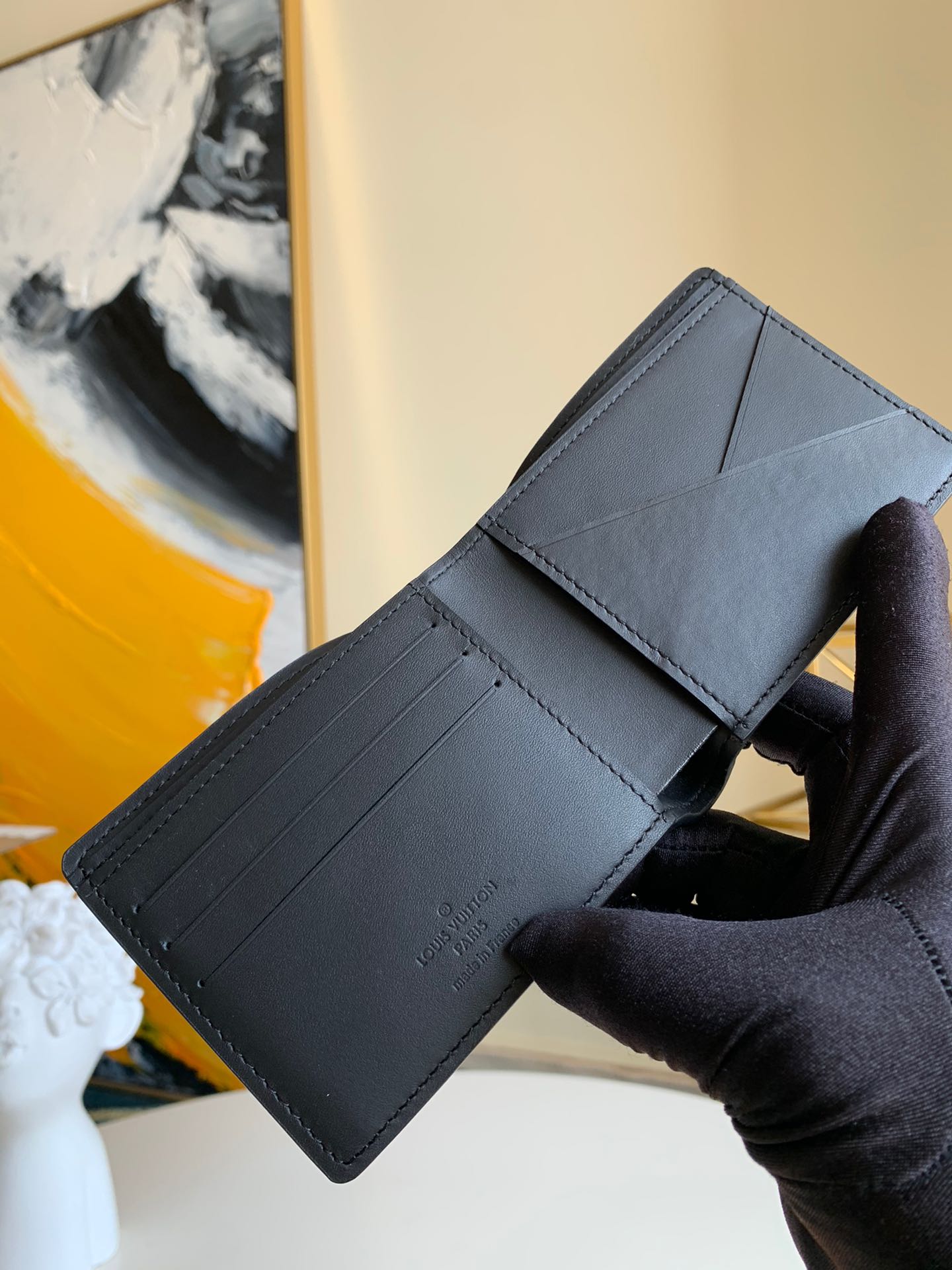 l**is V*t*n multiple wallet