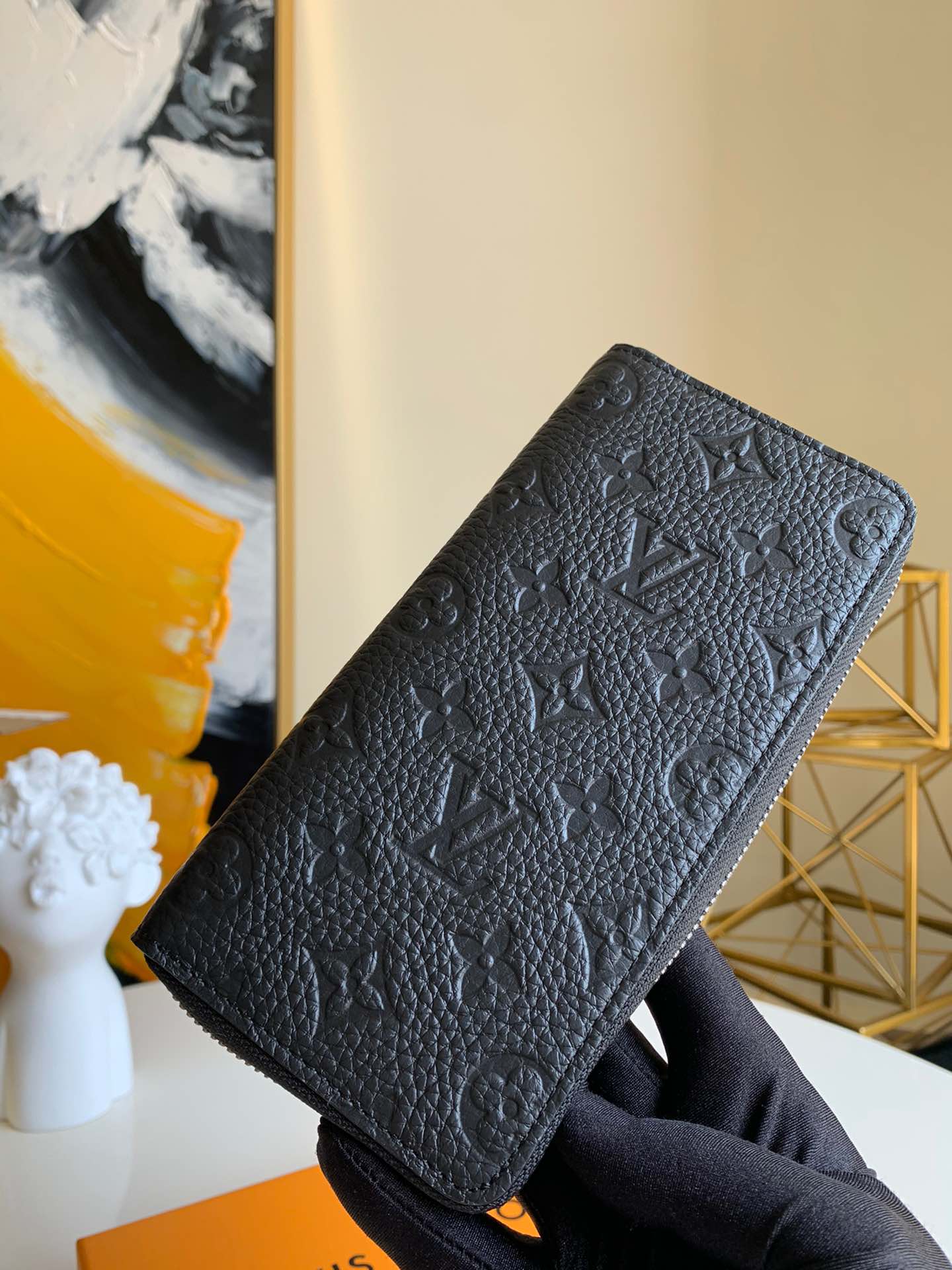 l**is V*t*n zippy vertical  wallet