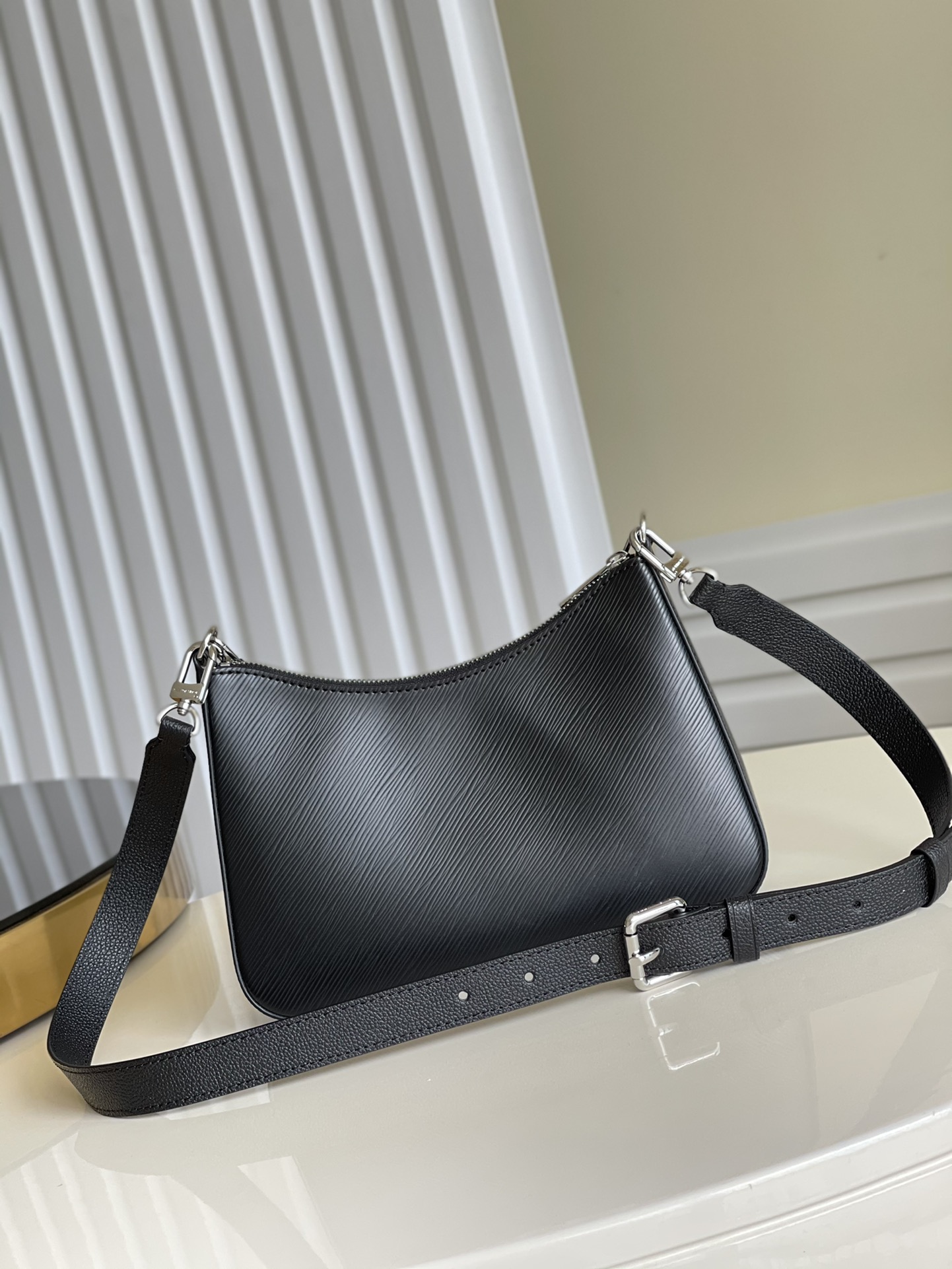 l**is V*t*n  marelle handbag