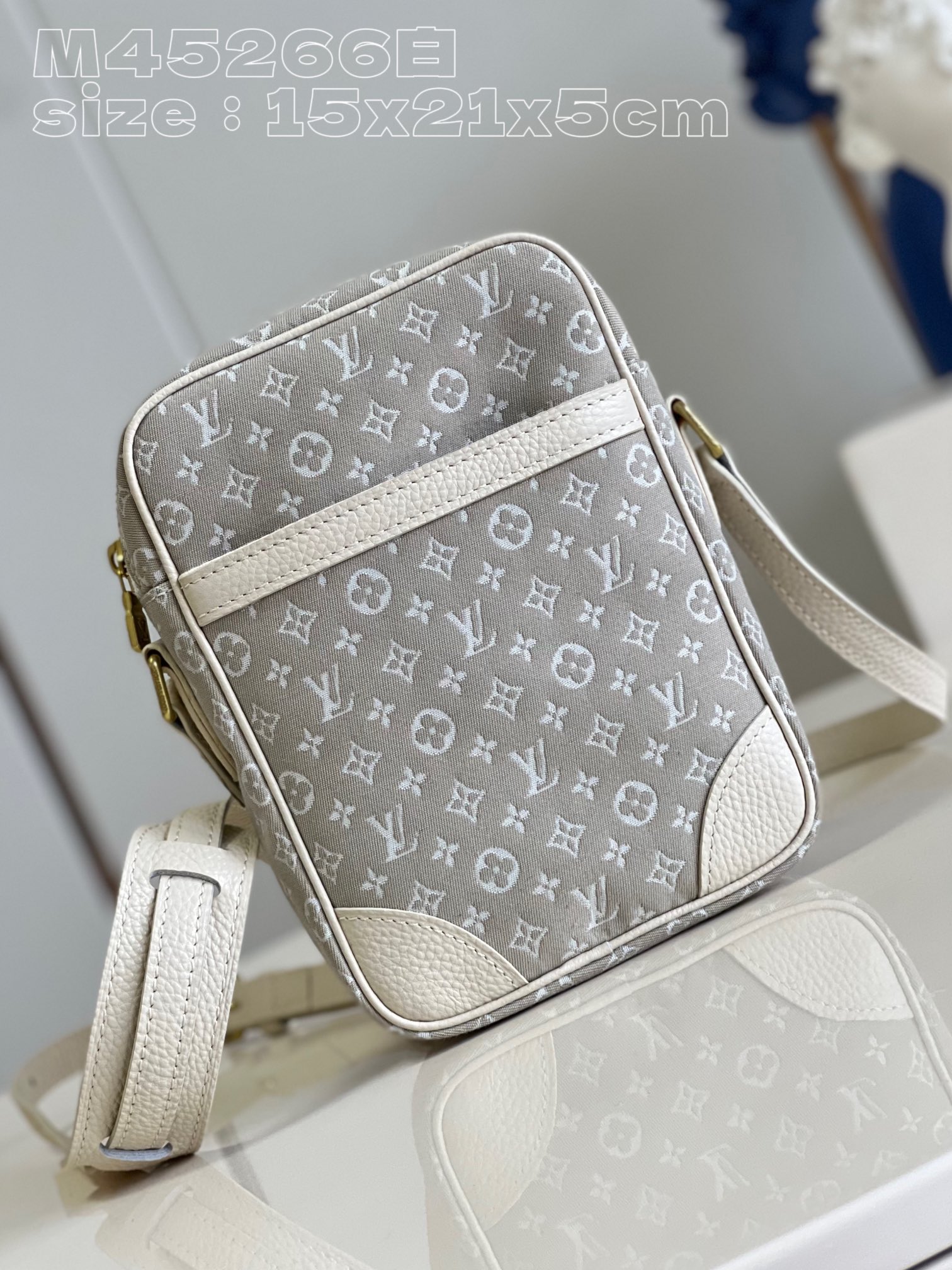 l**is V*t*n danube shoulder bag