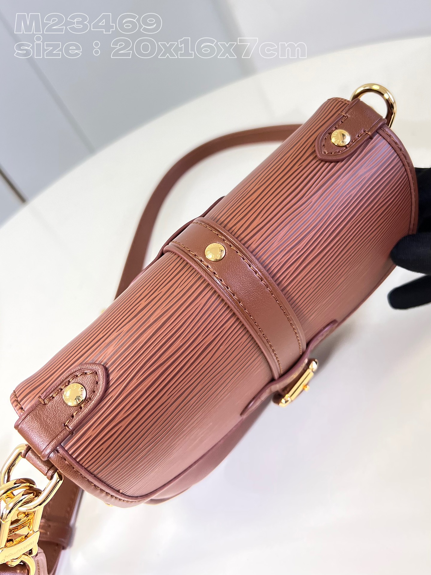 l**is V*t*n  saumur bb handbag