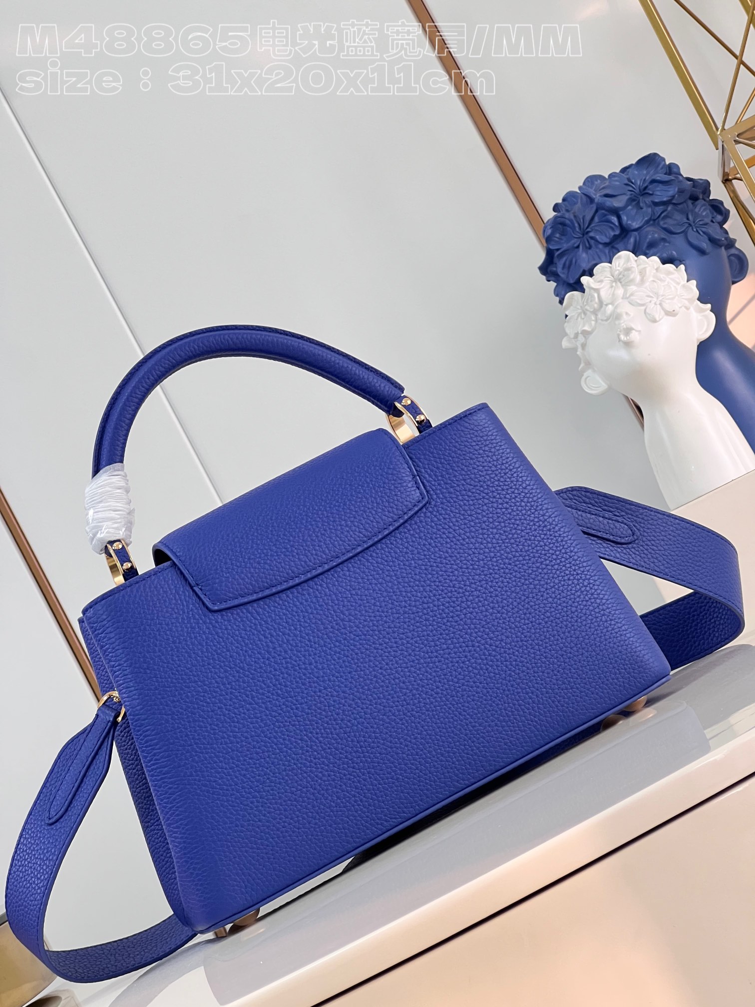 l**is V*t*n capucines mm handbag