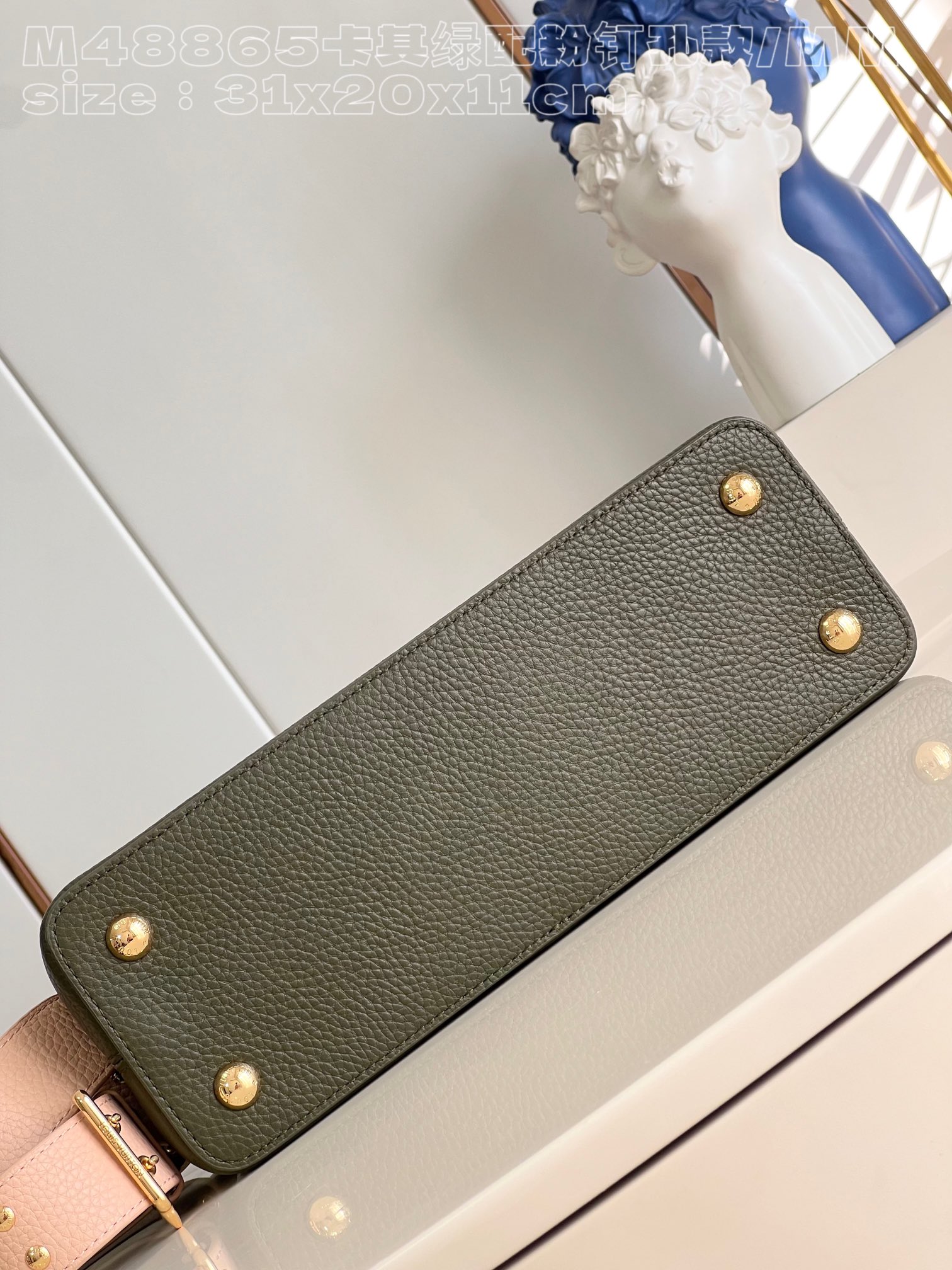 l**is V*t*n capucines mm handbag