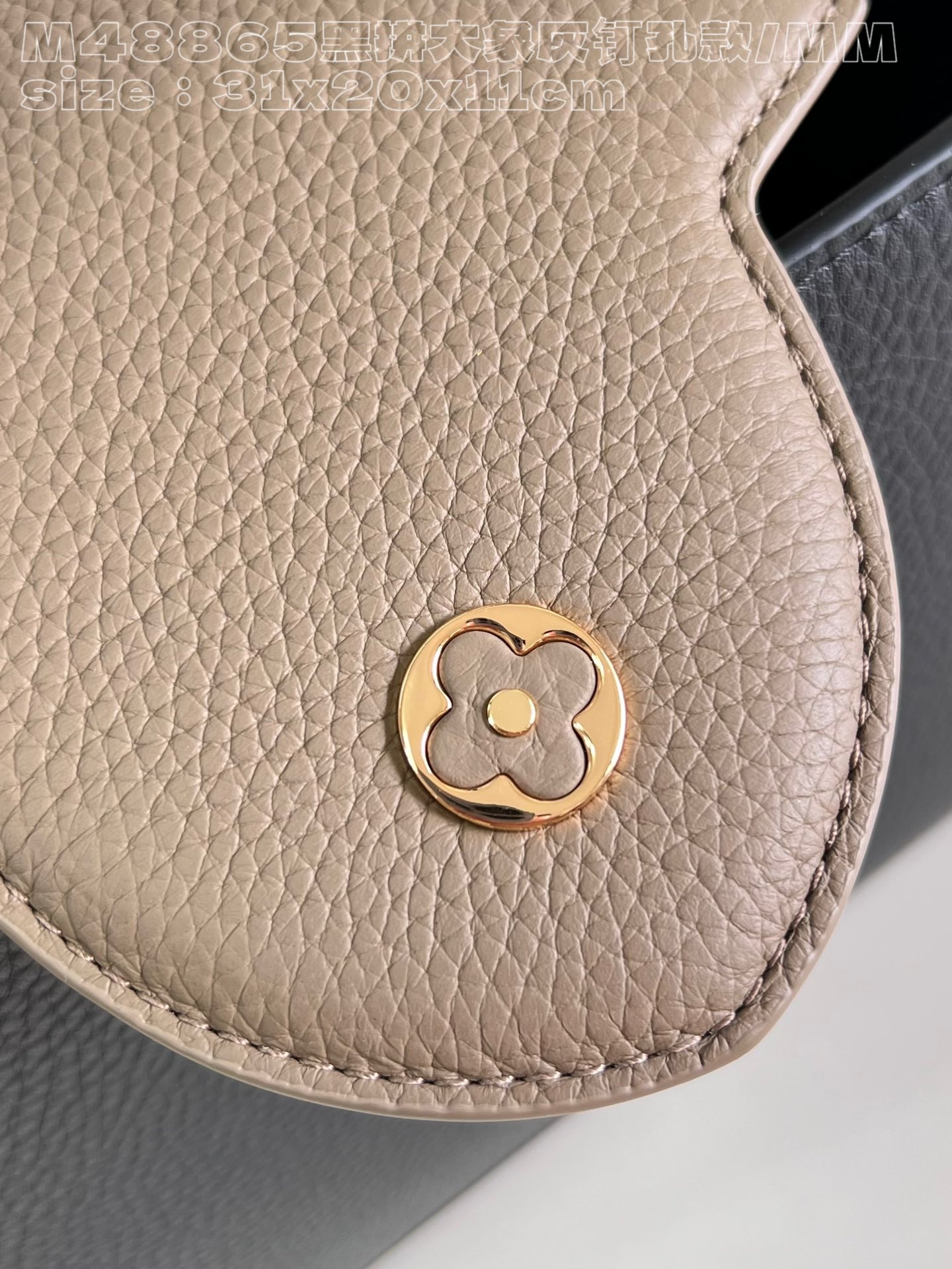 l**is V*t*n capucines mm handbag