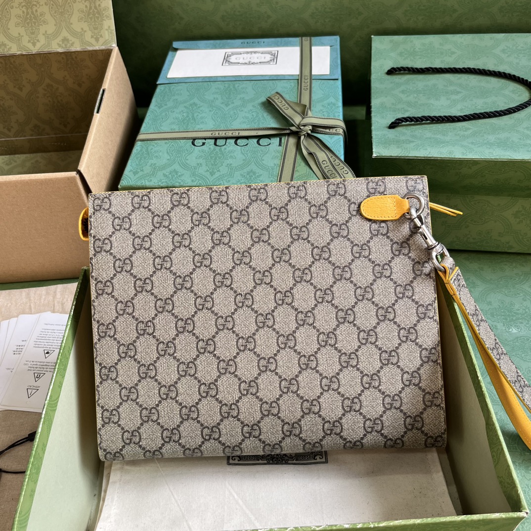 G*u*i pouch with gg detail