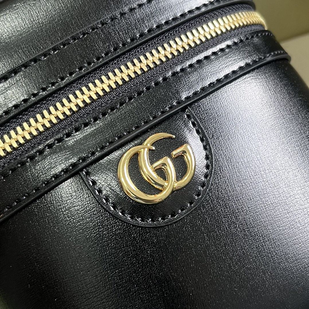 G*u*i mini bamboo shoulder bag