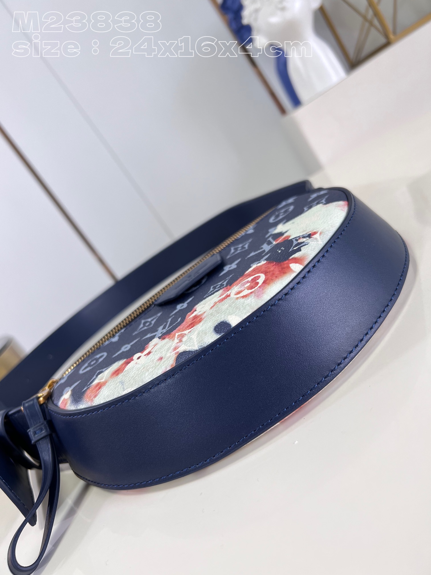 l**is V*t*n lv moon crossbody