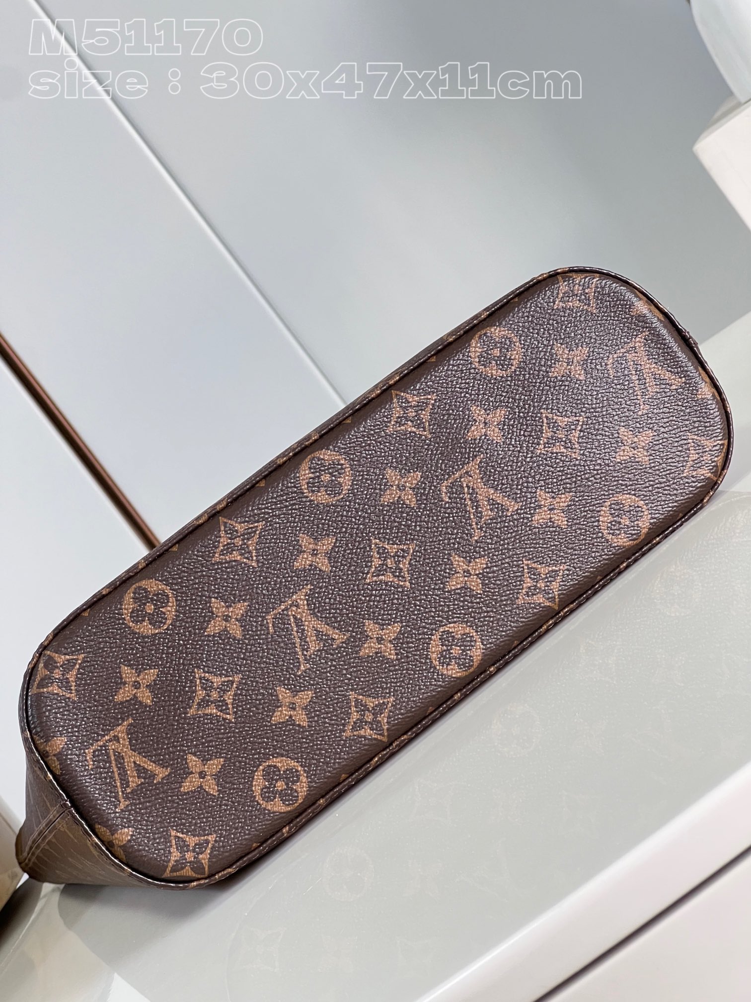 l**is V*t*n shopping bag