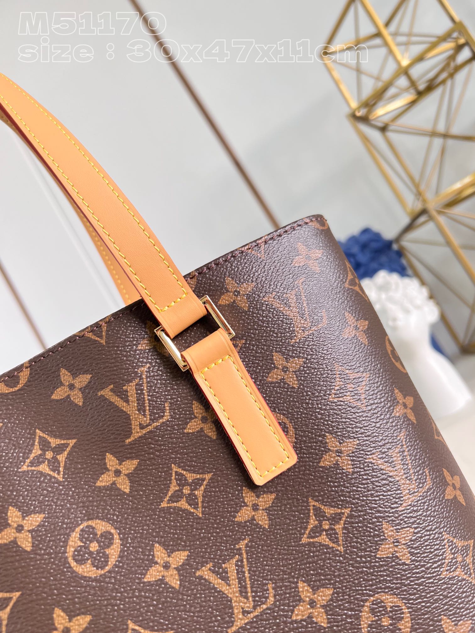l**is V*t*n shopping bag