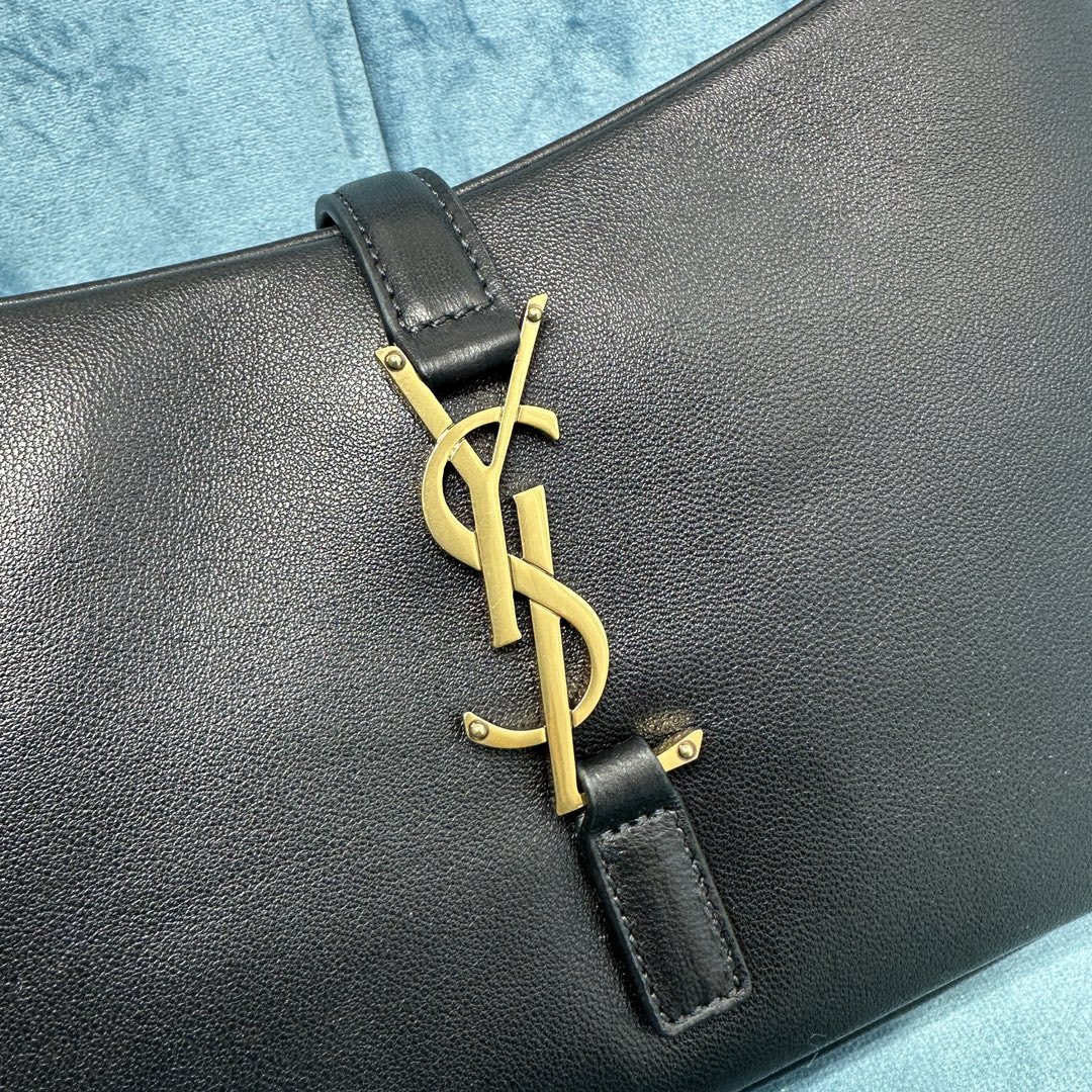 YSL LE 5 À 7 IN PADDED LAMBSKIN