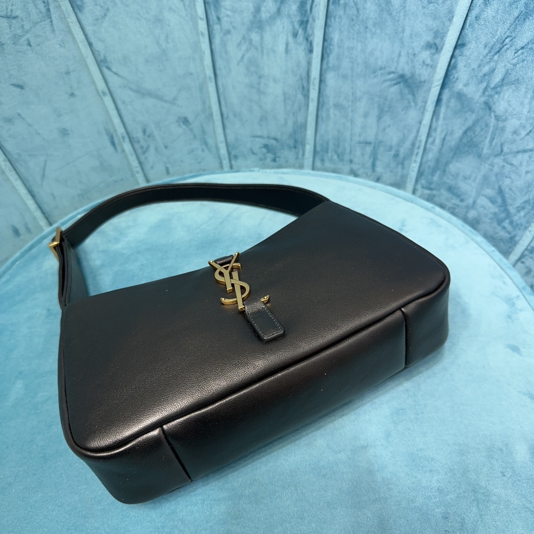YSL LE 5 À 7 IN PADDED LAMBSKIN