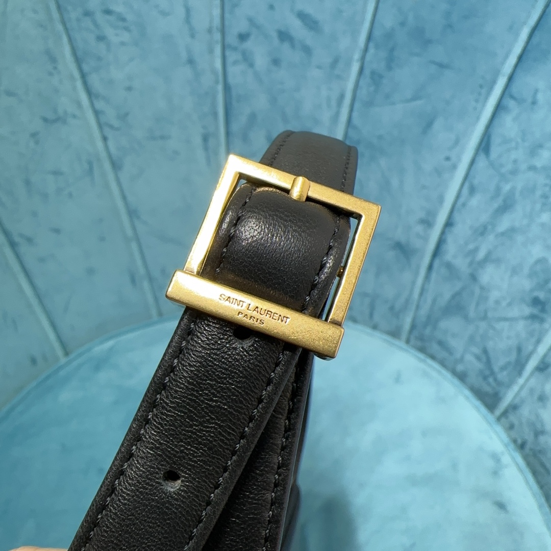 YSL LE 5 À 7 IN PADDED LAMBSKIN