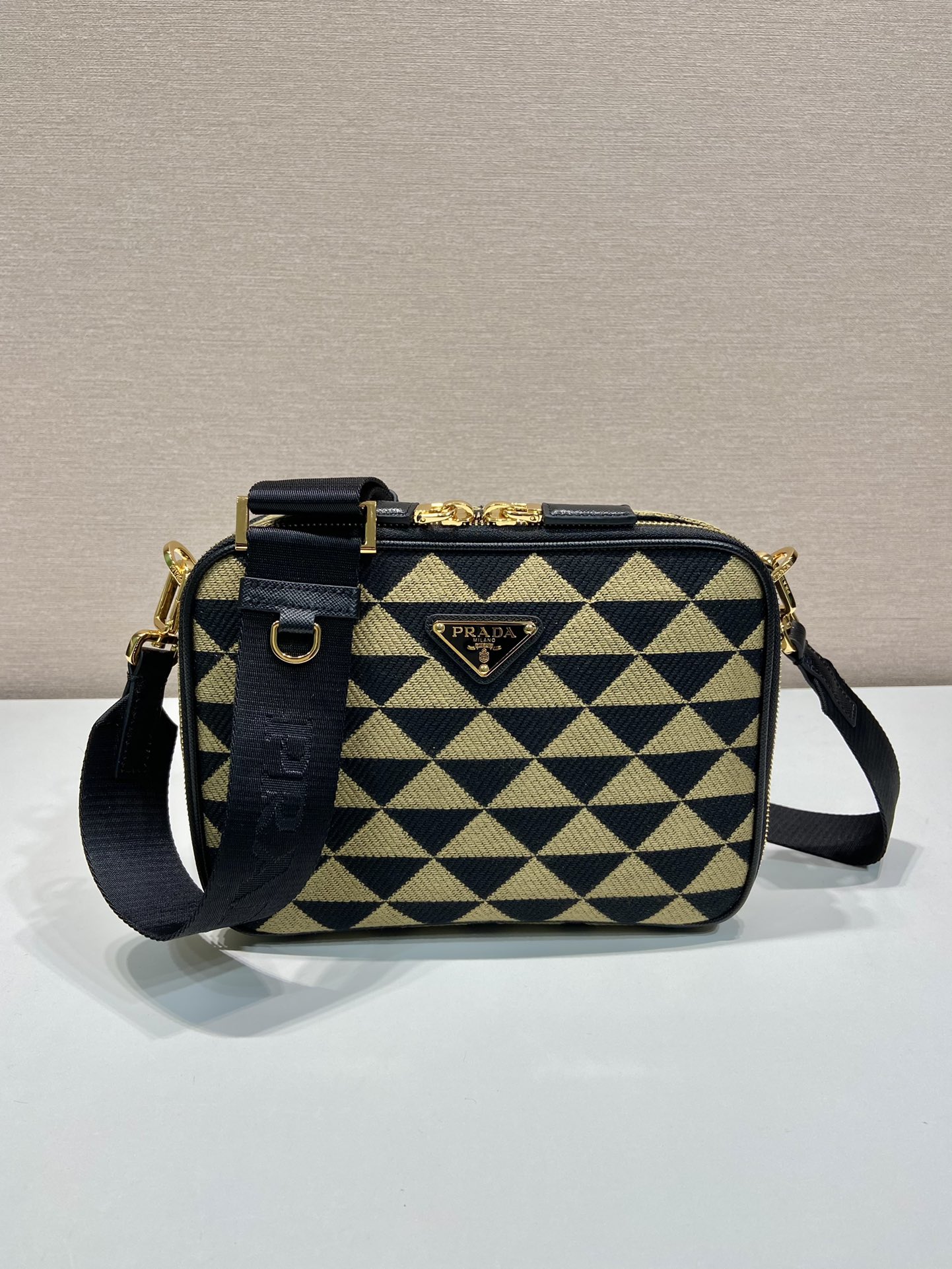 medium Pra*a brique bag