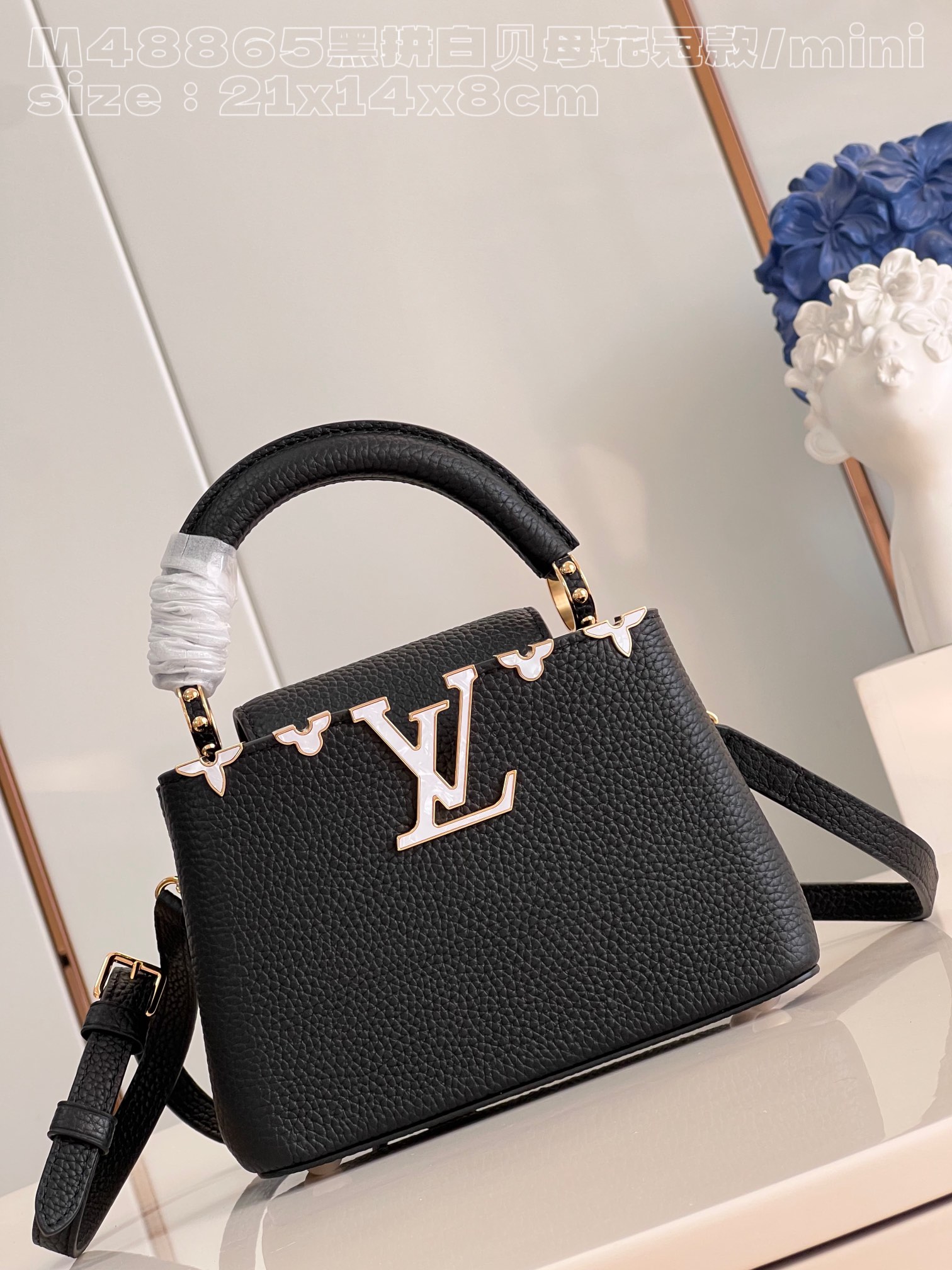 l**is V*t*n capucines mini bag