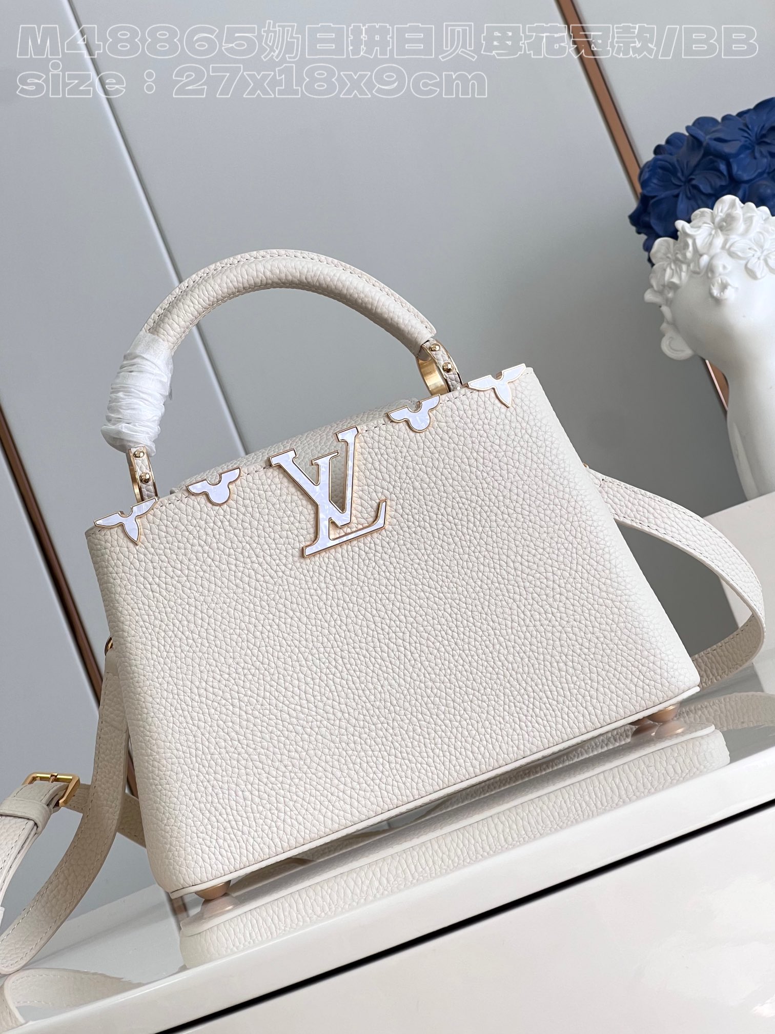 l**is V*t*n capucines bb handbag