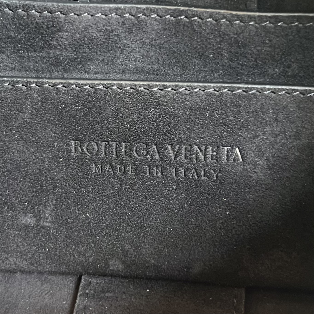bo*te*ga Ve*ne*ta small brick cassette
