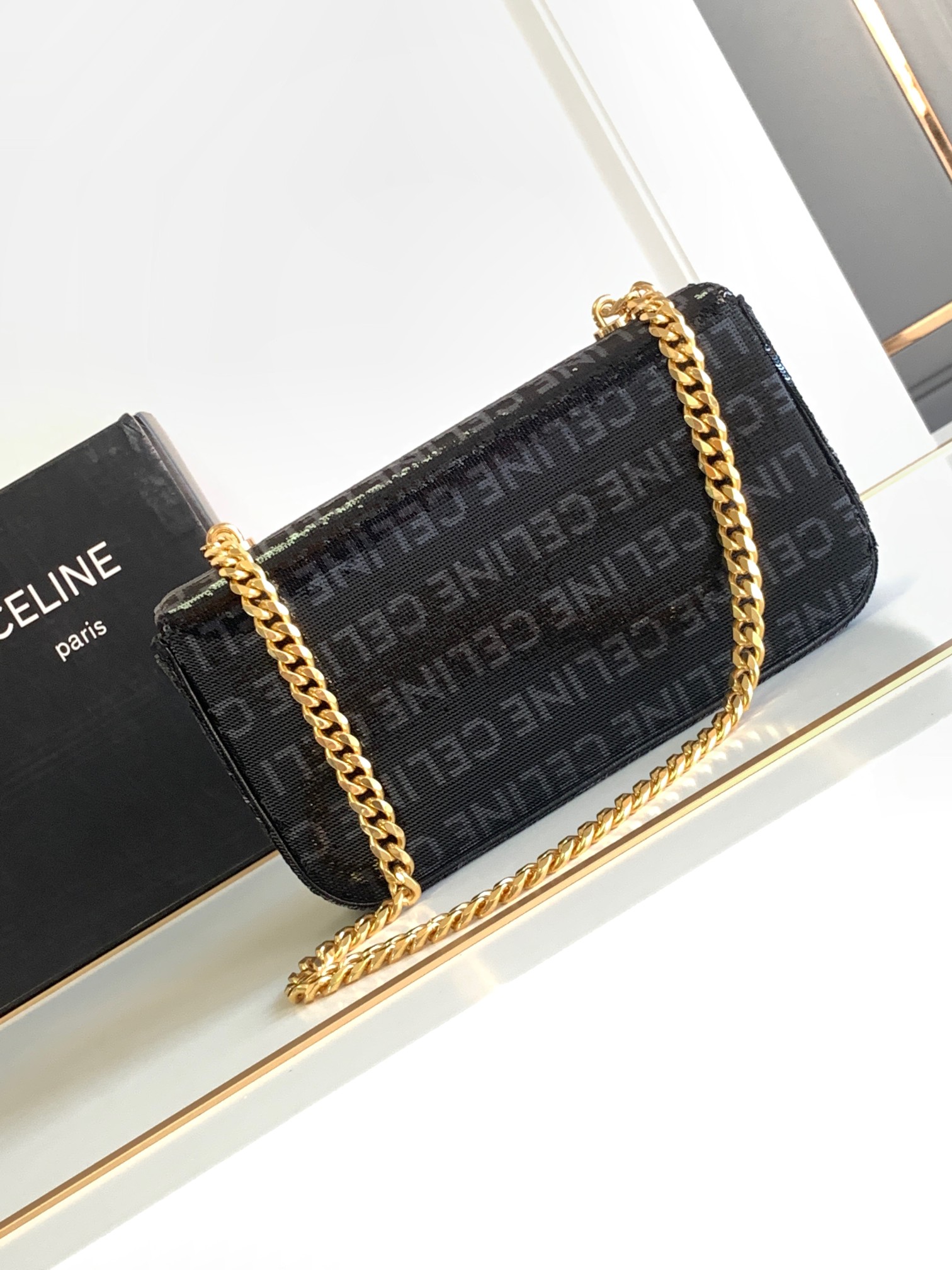 Ce**e Ce**e chain shoulder bag claude