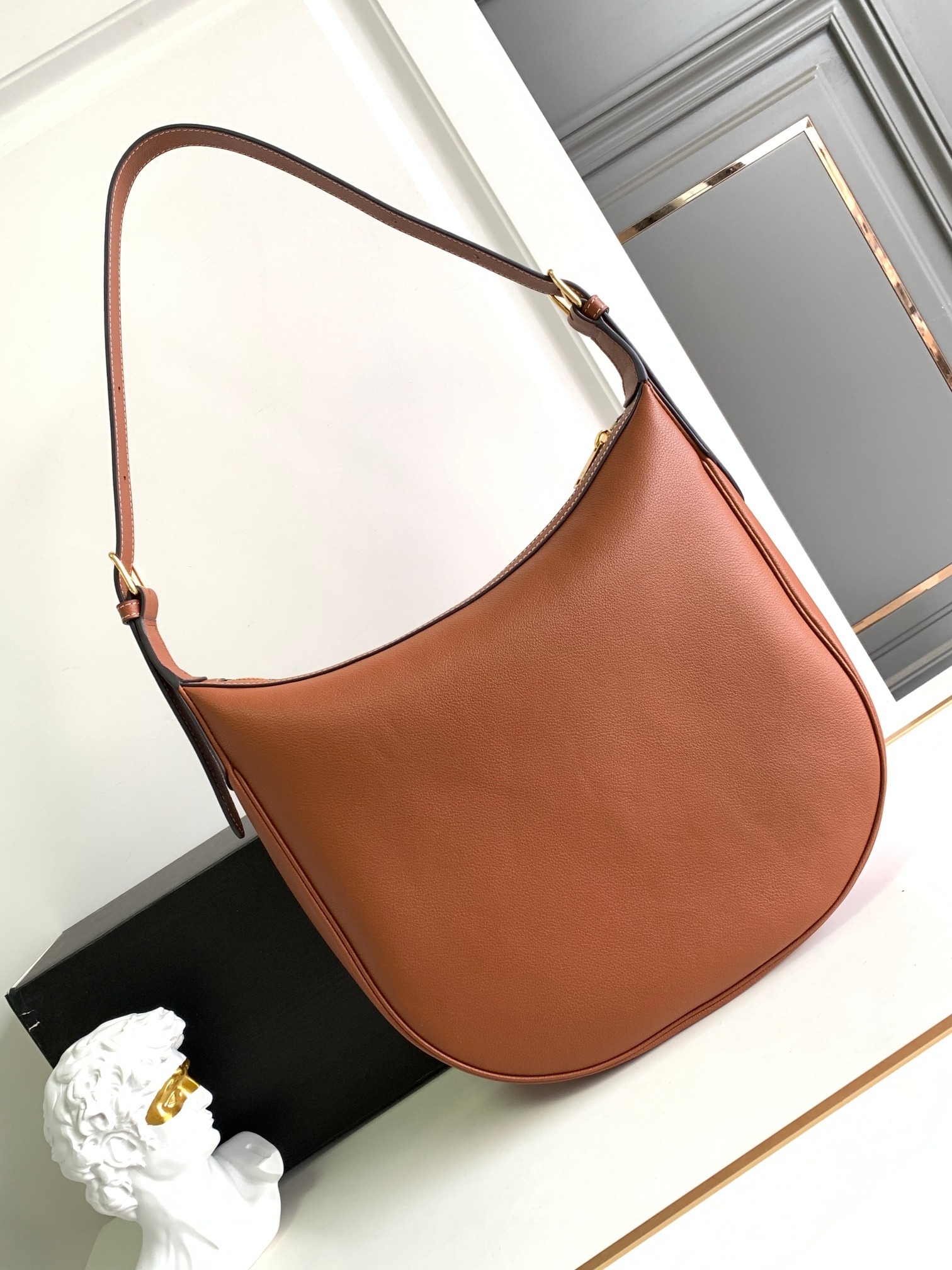 ce**e heloise bag in S*pple calfskin moon