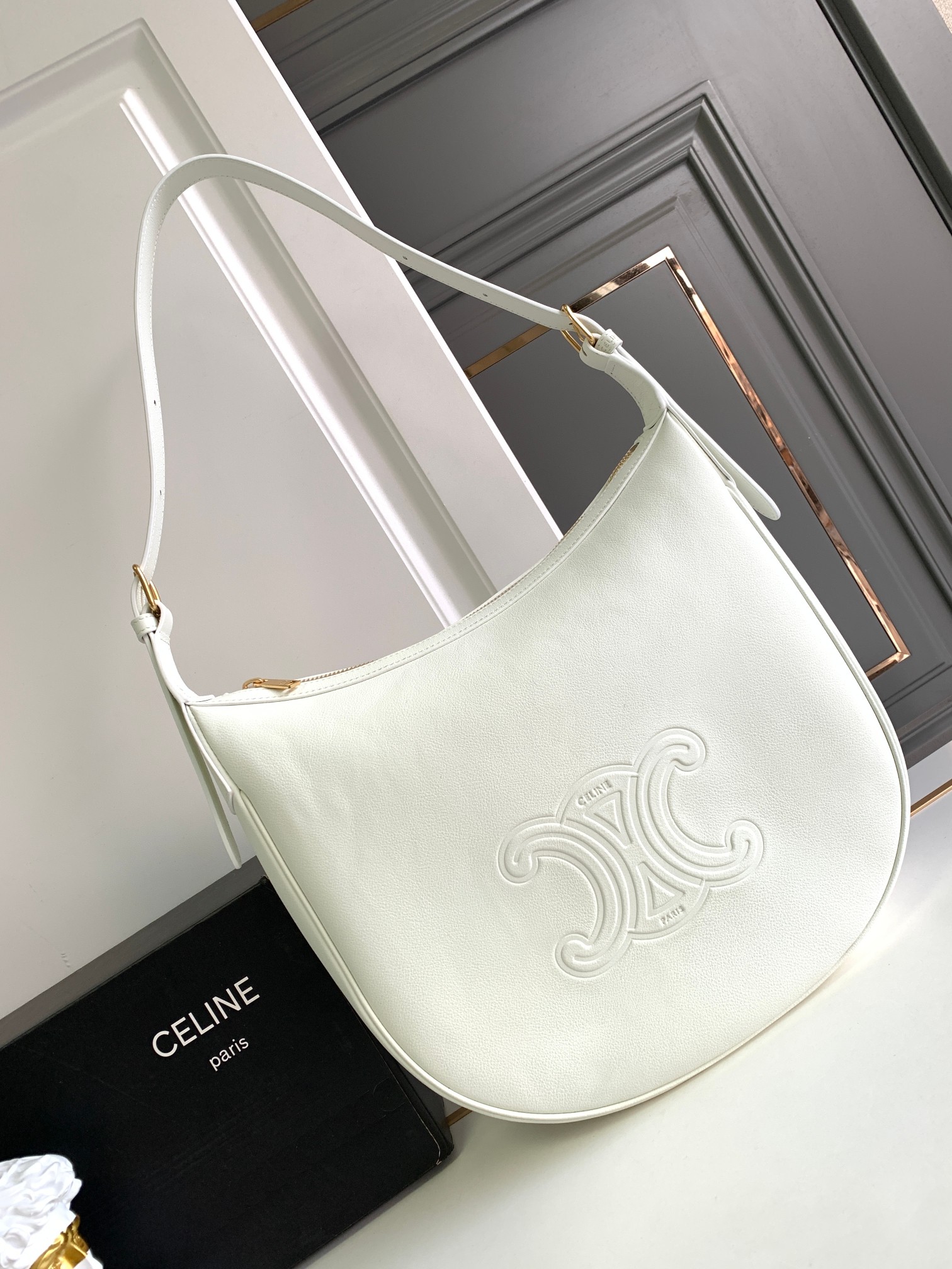 ce**e heloise bag in S*pple calfskin moon