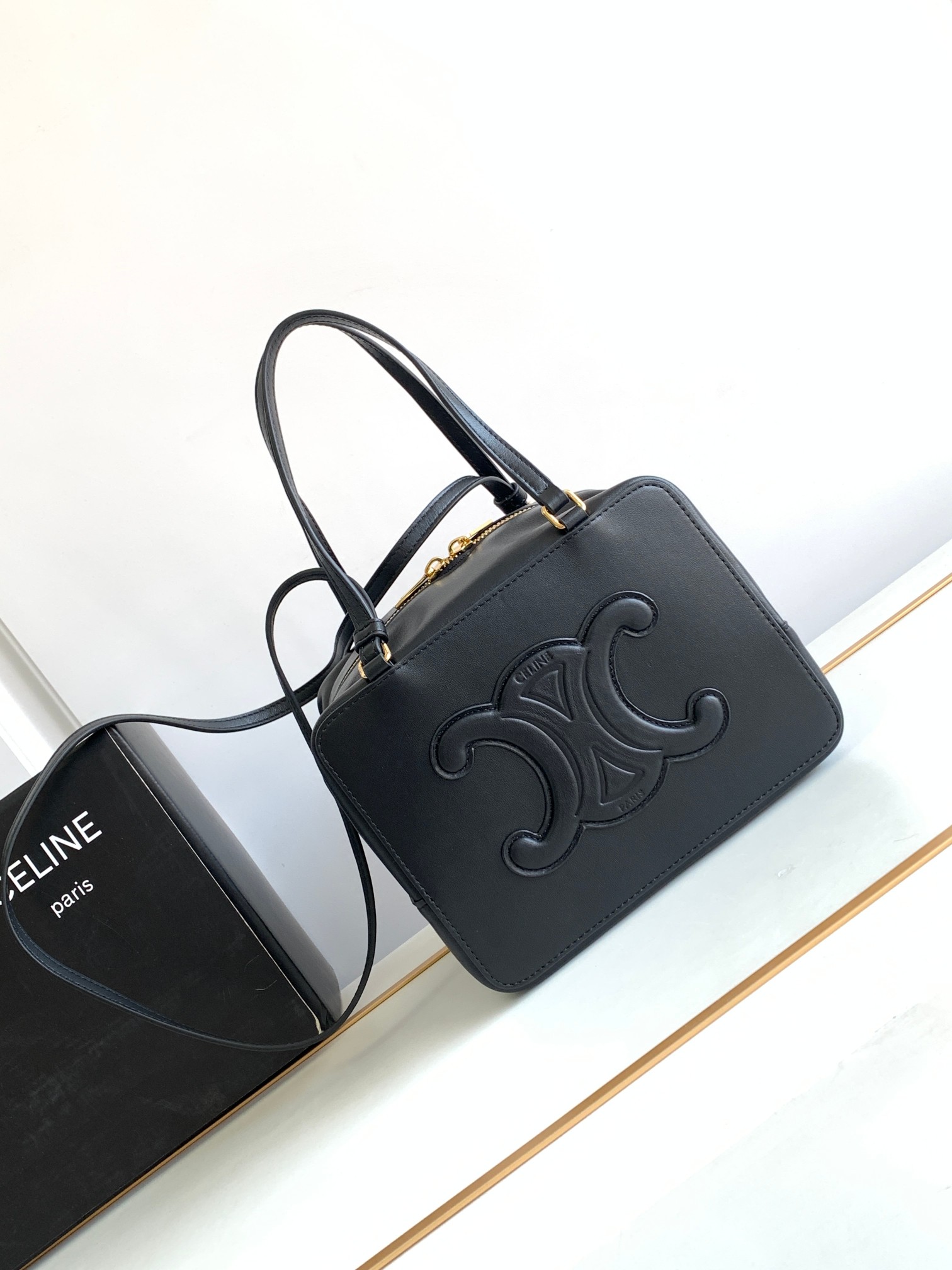 Ce**e folded cube bag in smooth calfskin