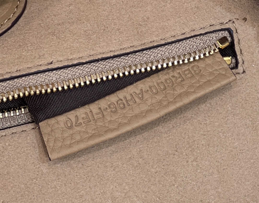 F**di baguette bag